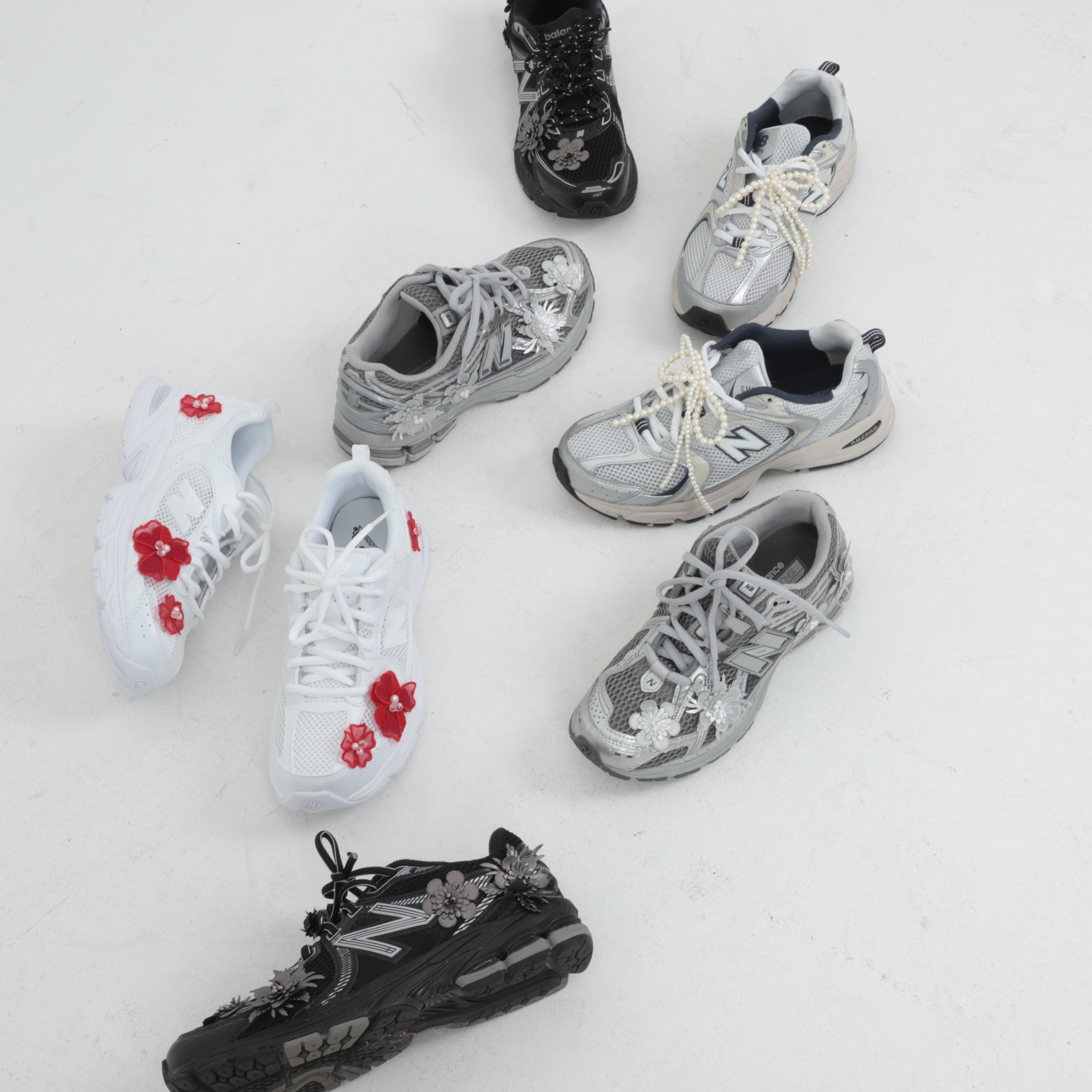 New Balance 1906R Harbor Grey Silver Metalic, New Balance 860v2 Black Grey 착용 스타일 - 4