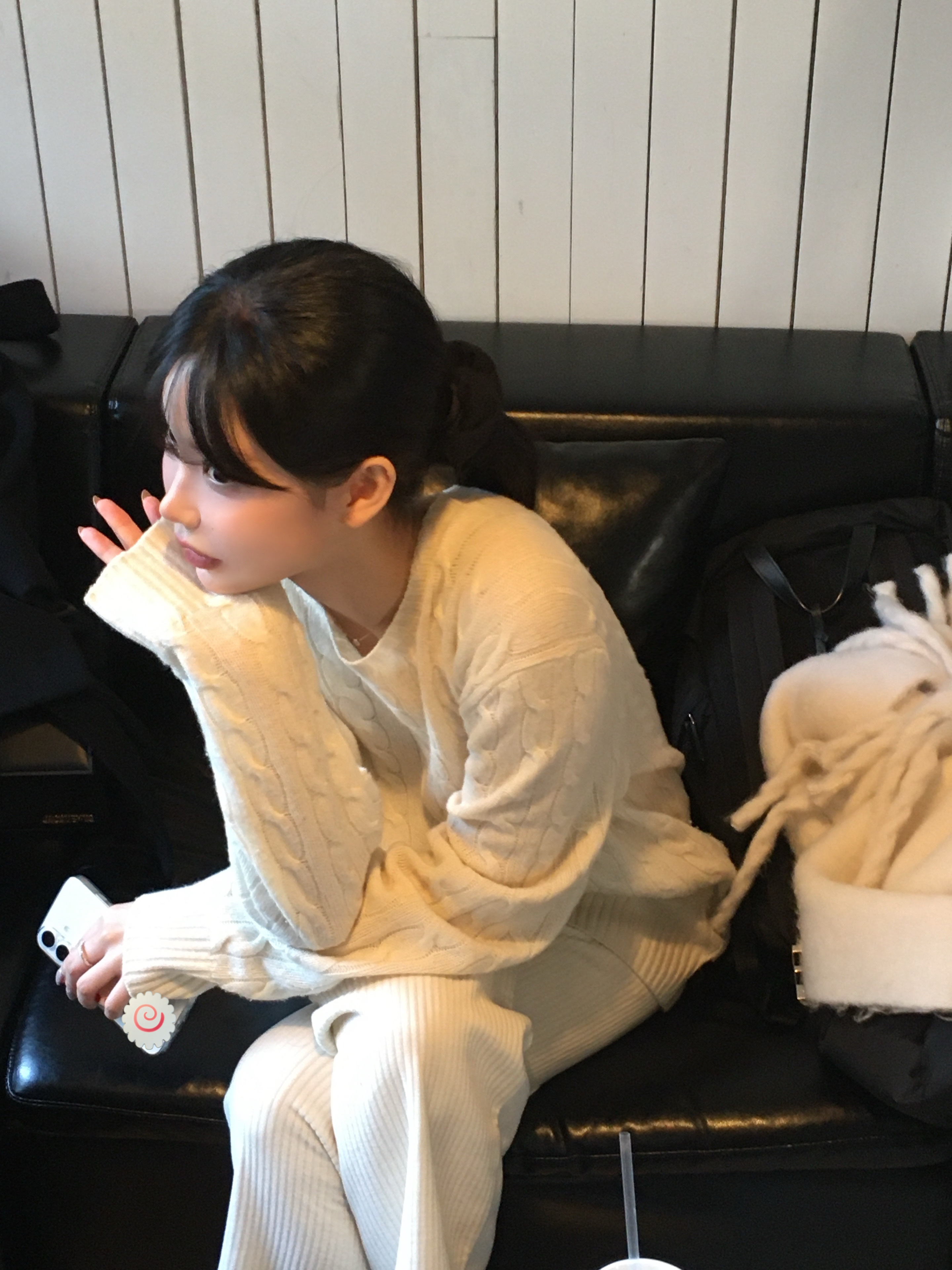 [30%적립] Polo Ralph Lauren Cable Knit Wool Cashmerer Sweater Andover Cream, Adidas Samba OG Cloud White 착용 스타일 - 2