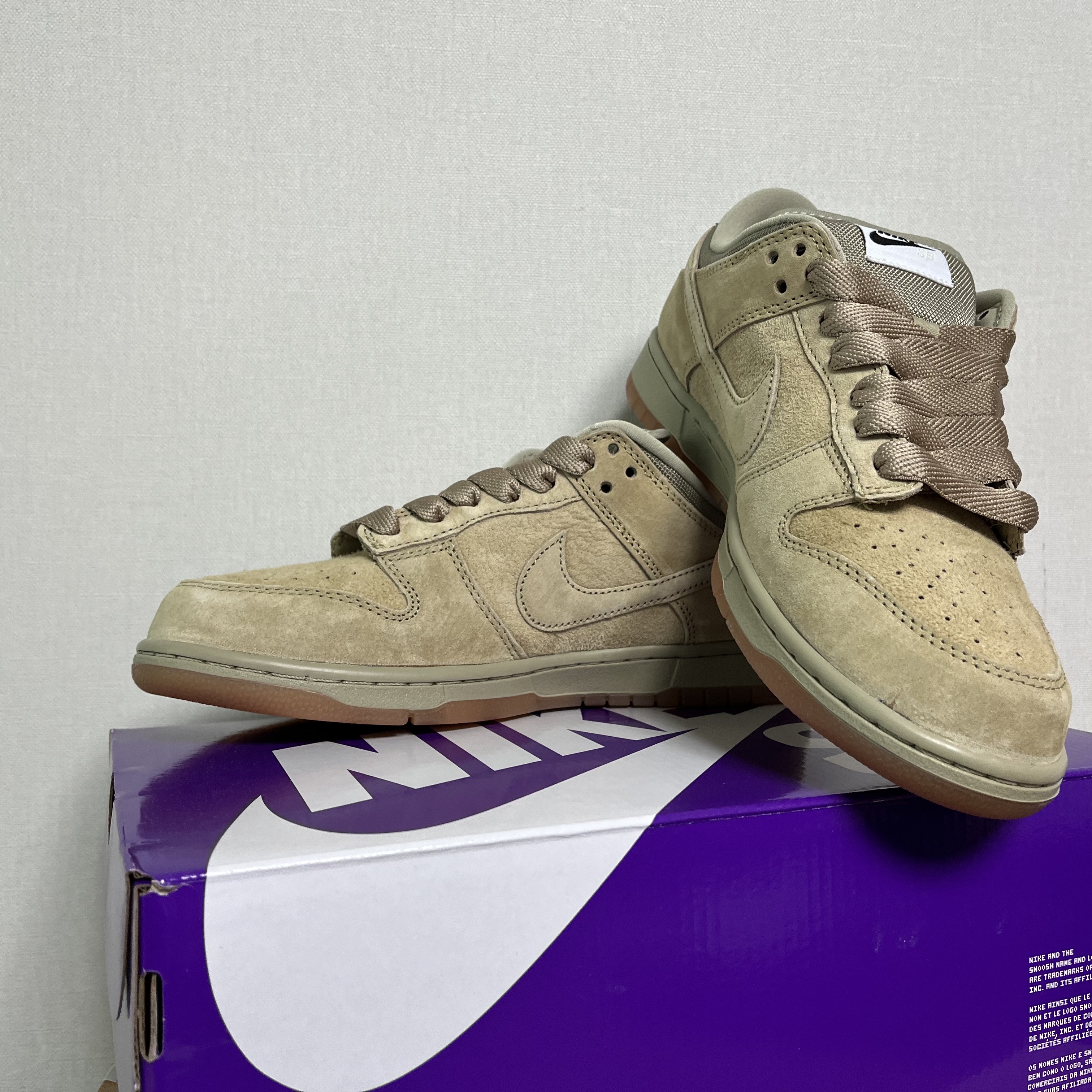 Nike SB Dunk Low Pro B Parachute Beige 착용 스타일 - 2