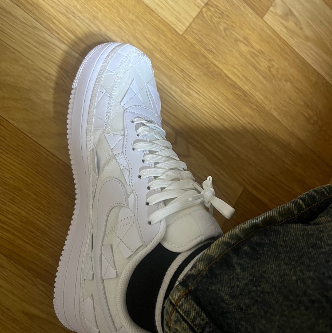 Nike x Billie Eilish Air Force 1 Low SP Triple White 착용 스타일