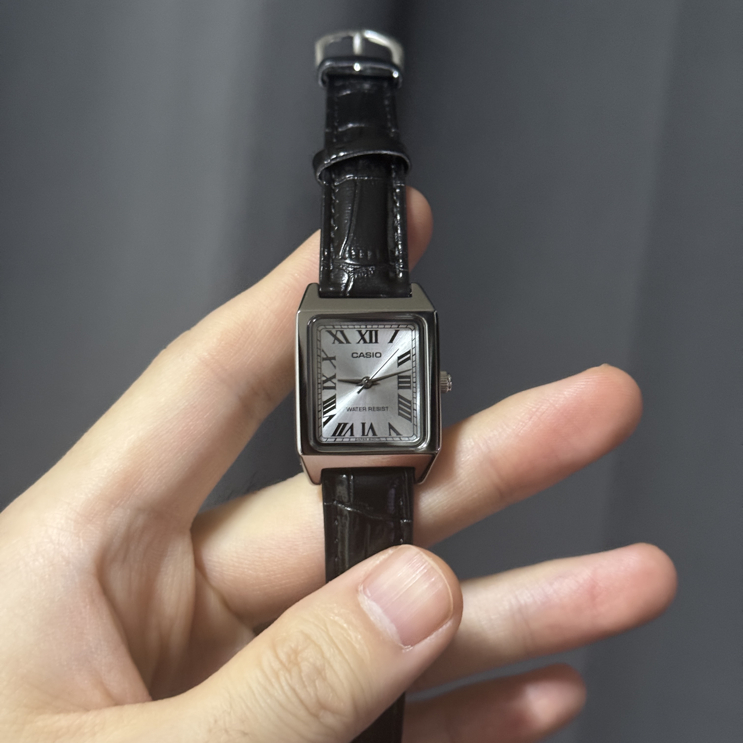 Casio LTP-V007L-7B1 착용 스타일