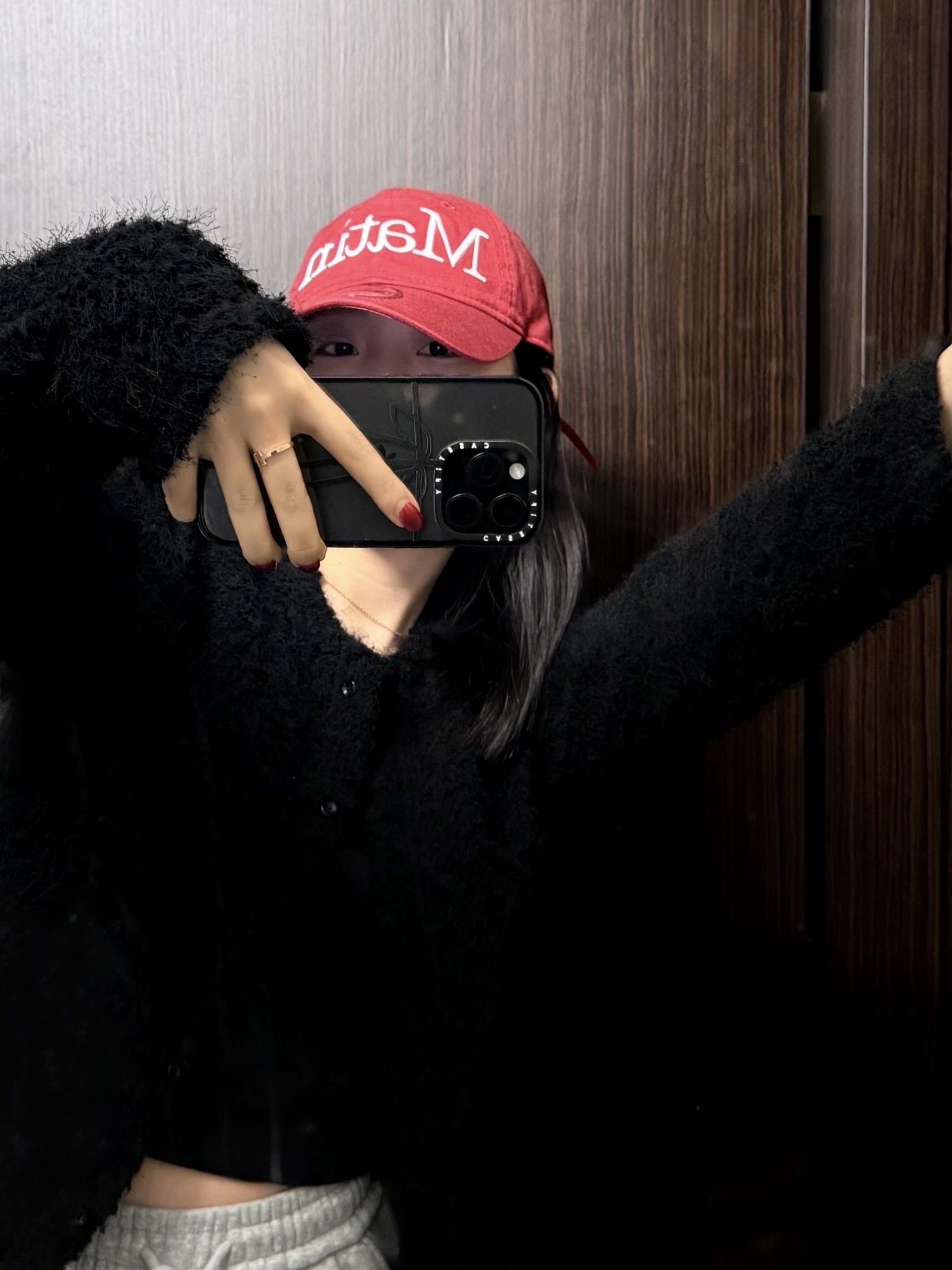 New Era x Matin Kim Basic Unstructured Ball Cap Red 착용 스타일