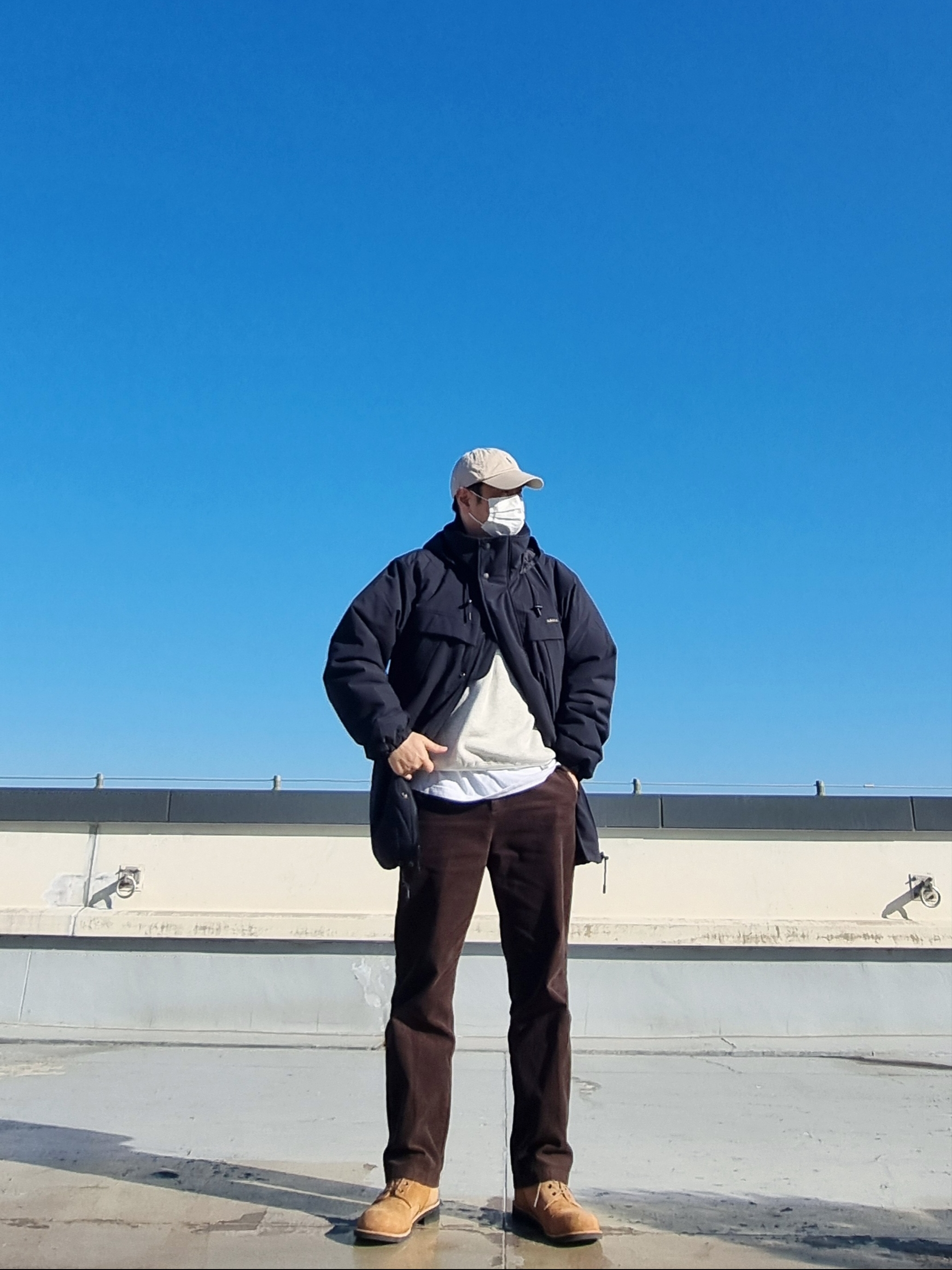 Essentials The Core Collection Crewneck Sweatshirt Light Oatmeal, JOSEPHT WorkBoots Beige 착용 스타일 - 1