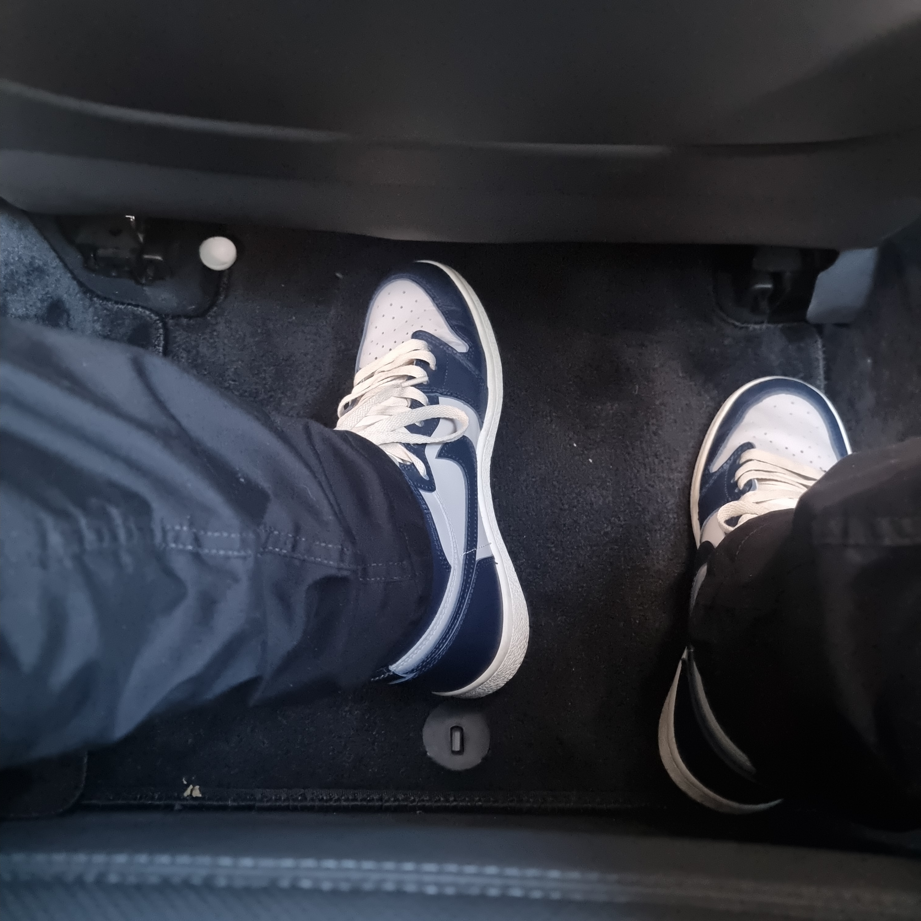 Jordan 1 High 85 College Navy 착용 스타일