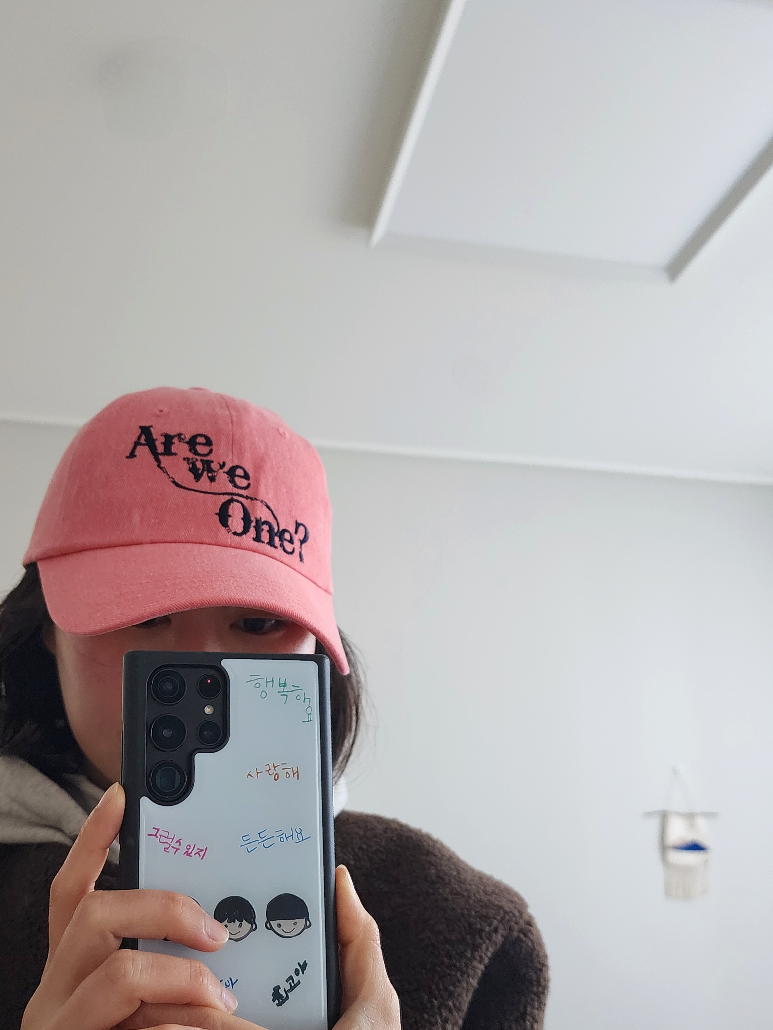 DVAN Are We One? Pigment Emb Ball Cap Neon Pink 착용 스타일 - 9