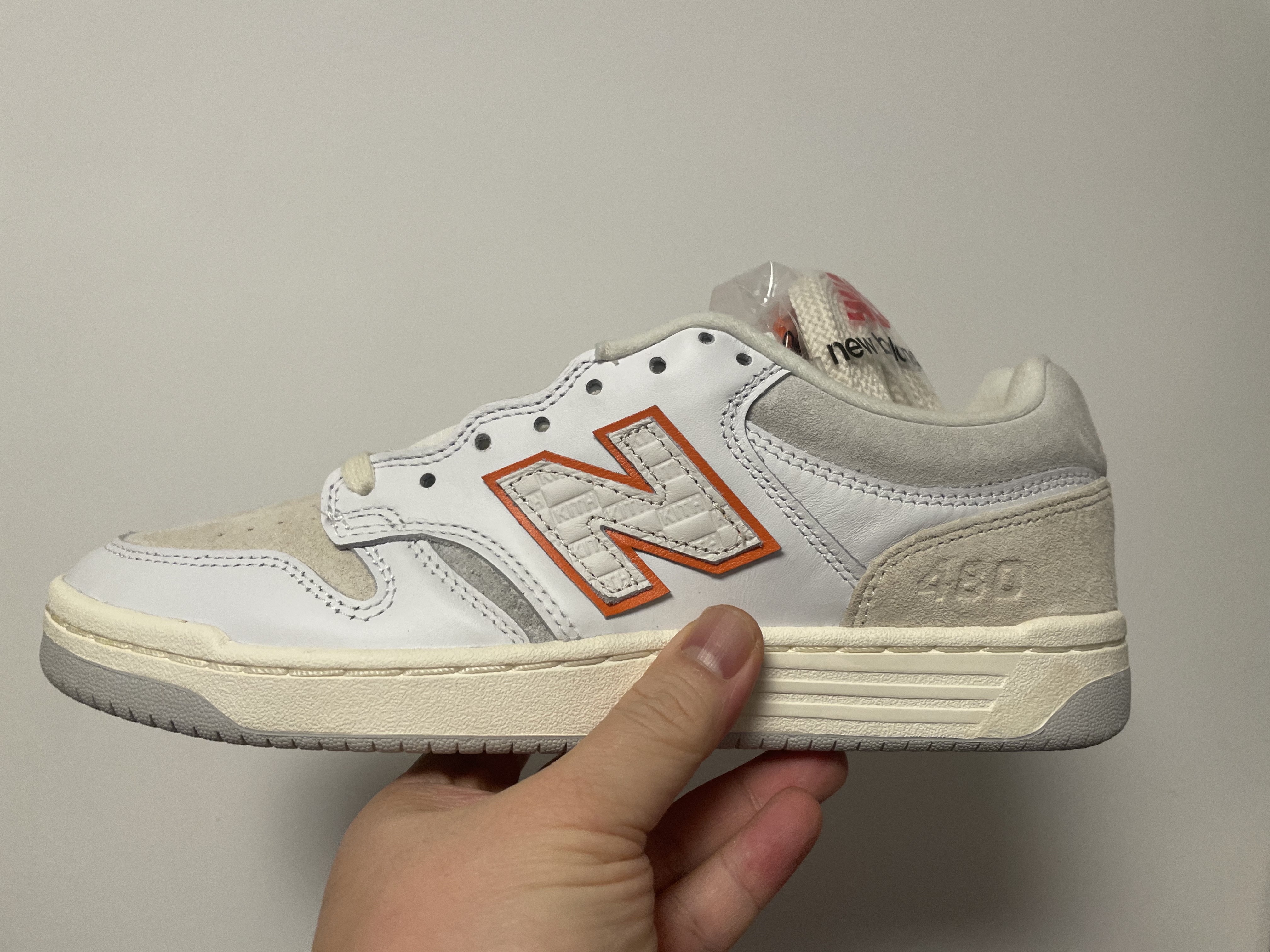 New Balance x Kith x Madison Square Garden Numeric 480 White Orange 착용 스타일 - 1
