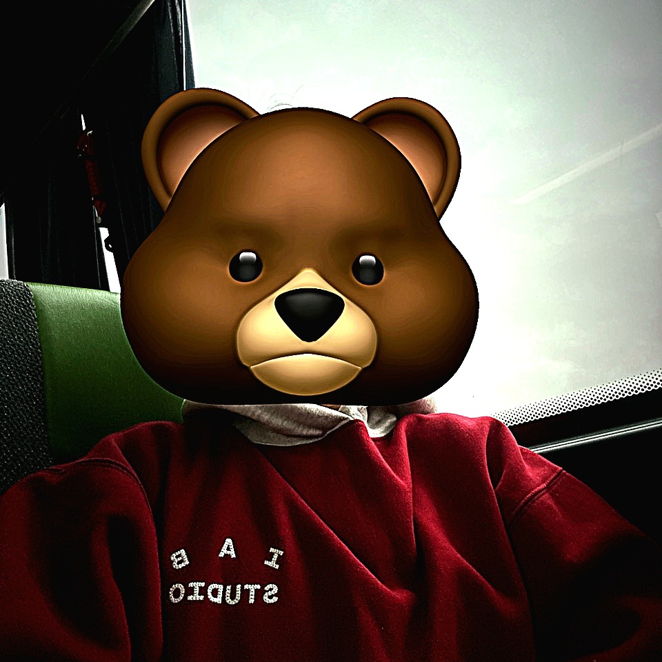 IAB Studio 24 Christmas Hoodie Burgundy Oatmeal 착용 스타일 - 1