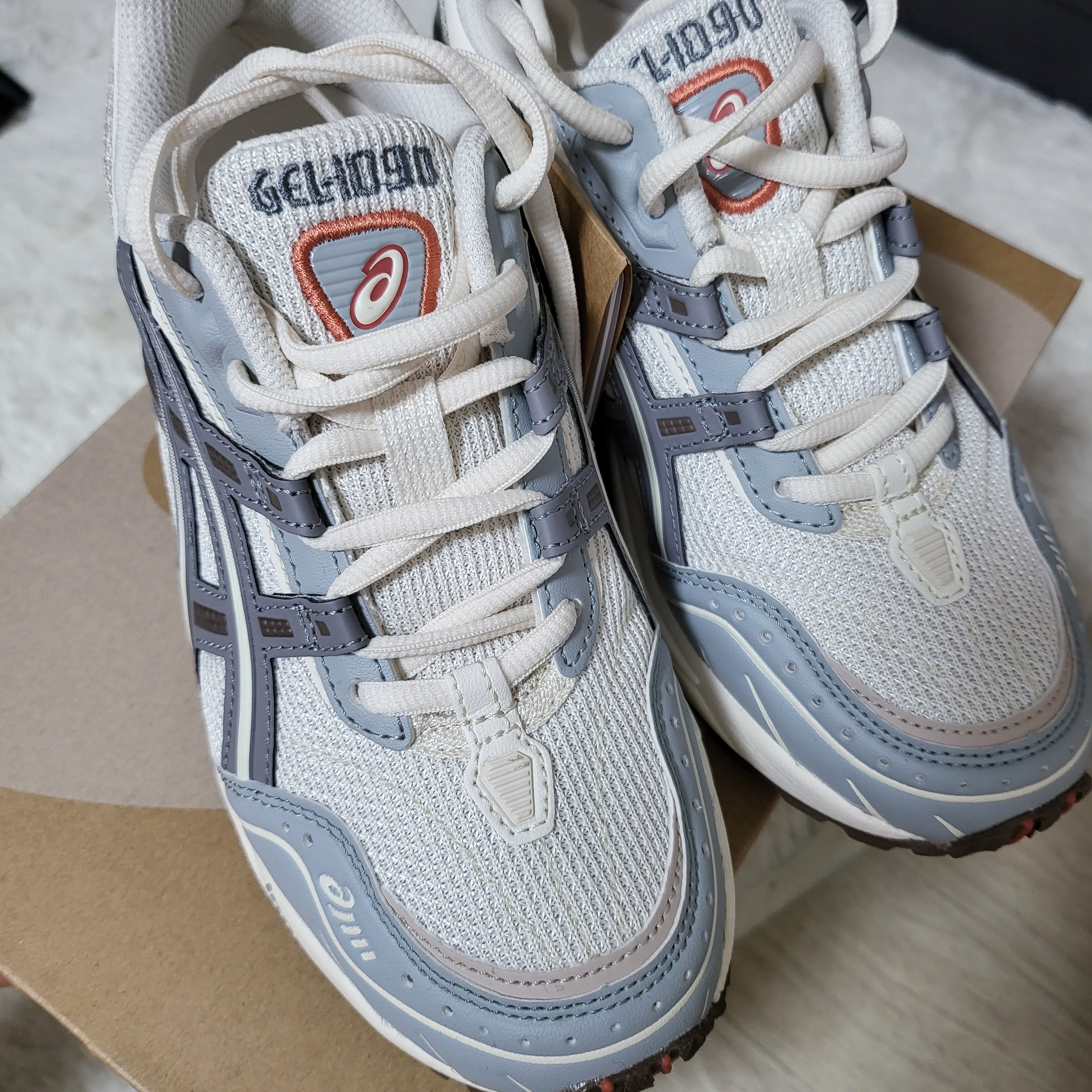 Asics Gel-1090 Blue Grey 착용 스타일 - 2