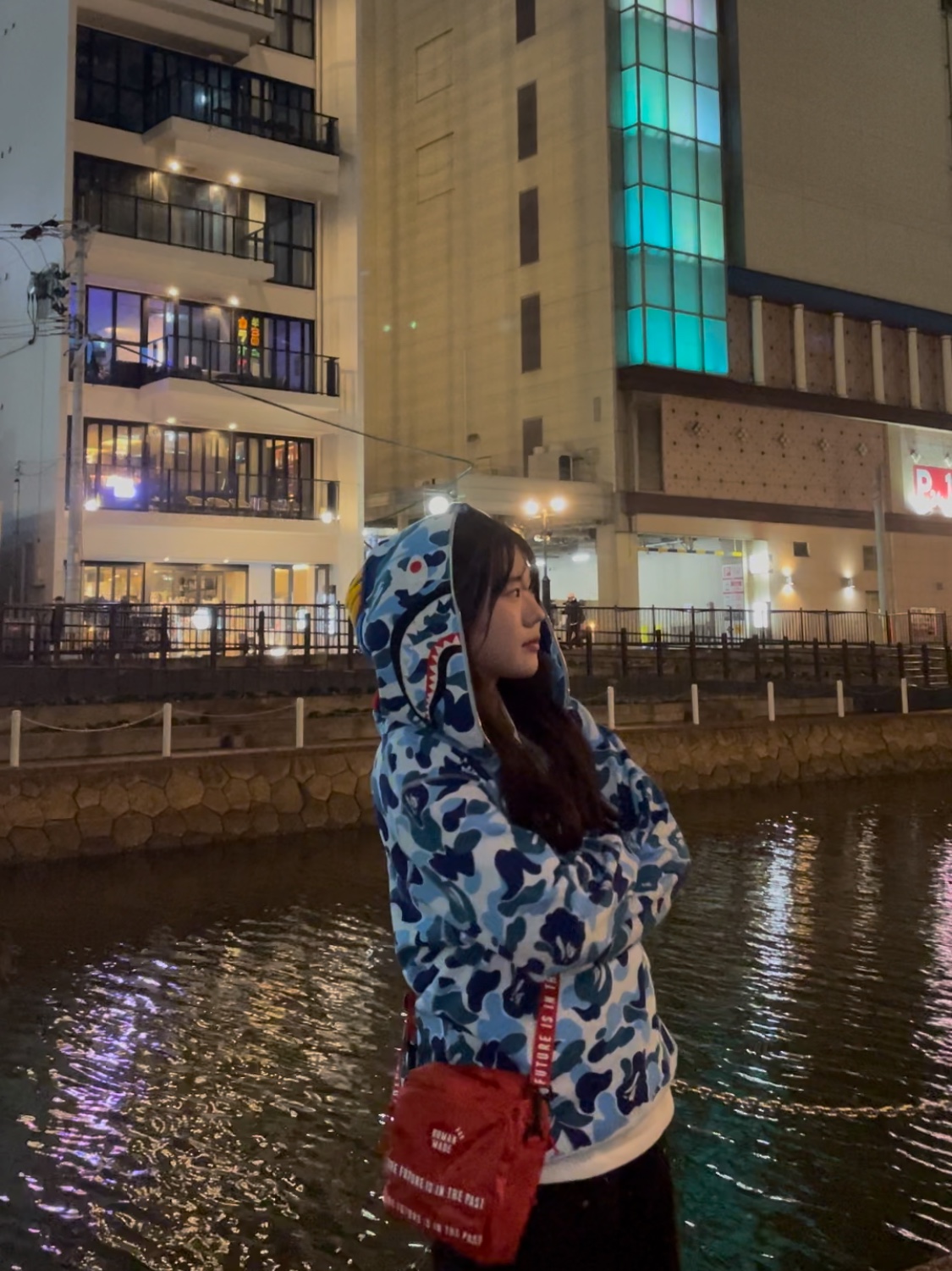 Human Made Military Pouch Large Red, BAPE ABC Camo Shark Half Zip Pullover Hoodie Blue 착용 스타일