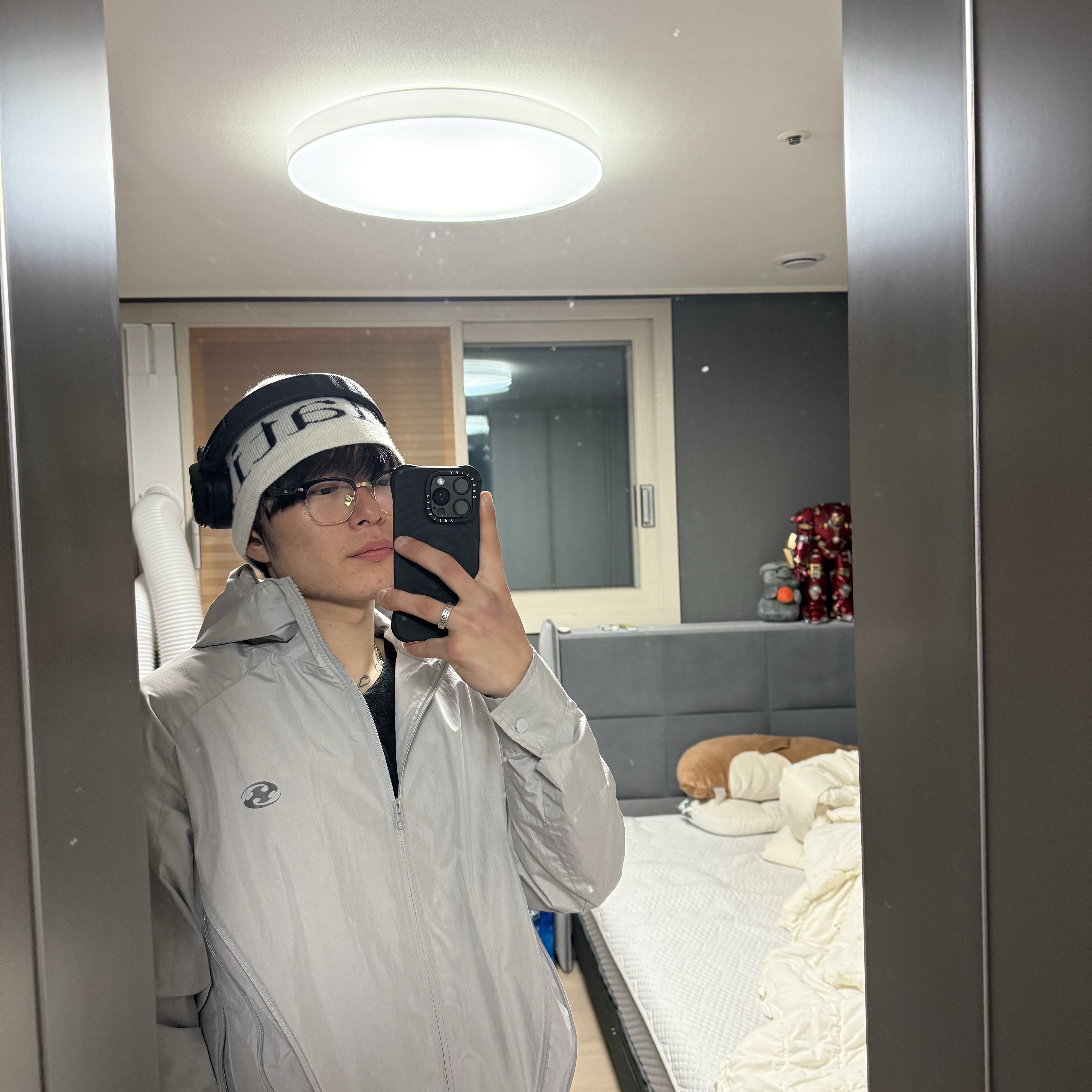 Sansan Gear Zipper Jacket Light Grey - 22FW, Matin Kim Logo Jacquard Short Beanie White 착용 스타일