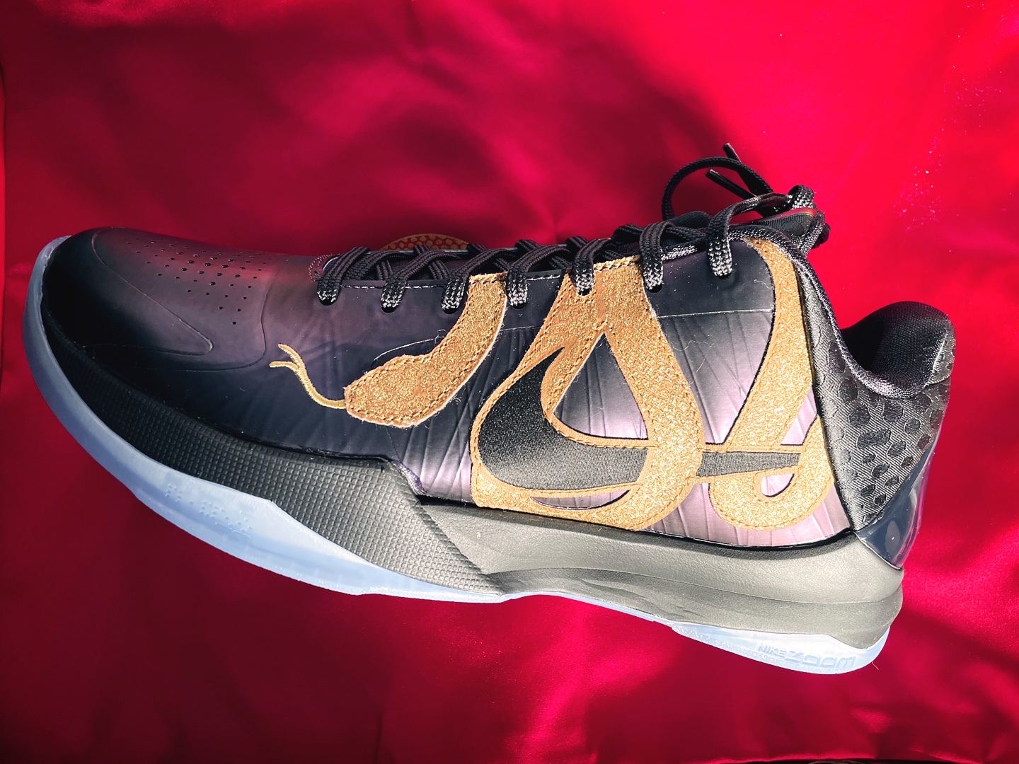 Nike Kobe 5 Protro Year of the Mamba Eggplant 착용 스타일
