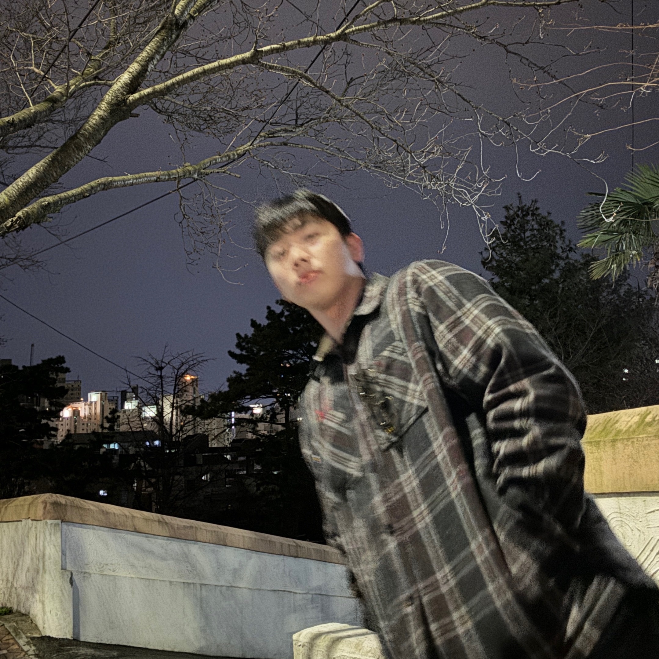 IAB Studio Check Shirt Jacket Gray Red 착용 스타일 - 2