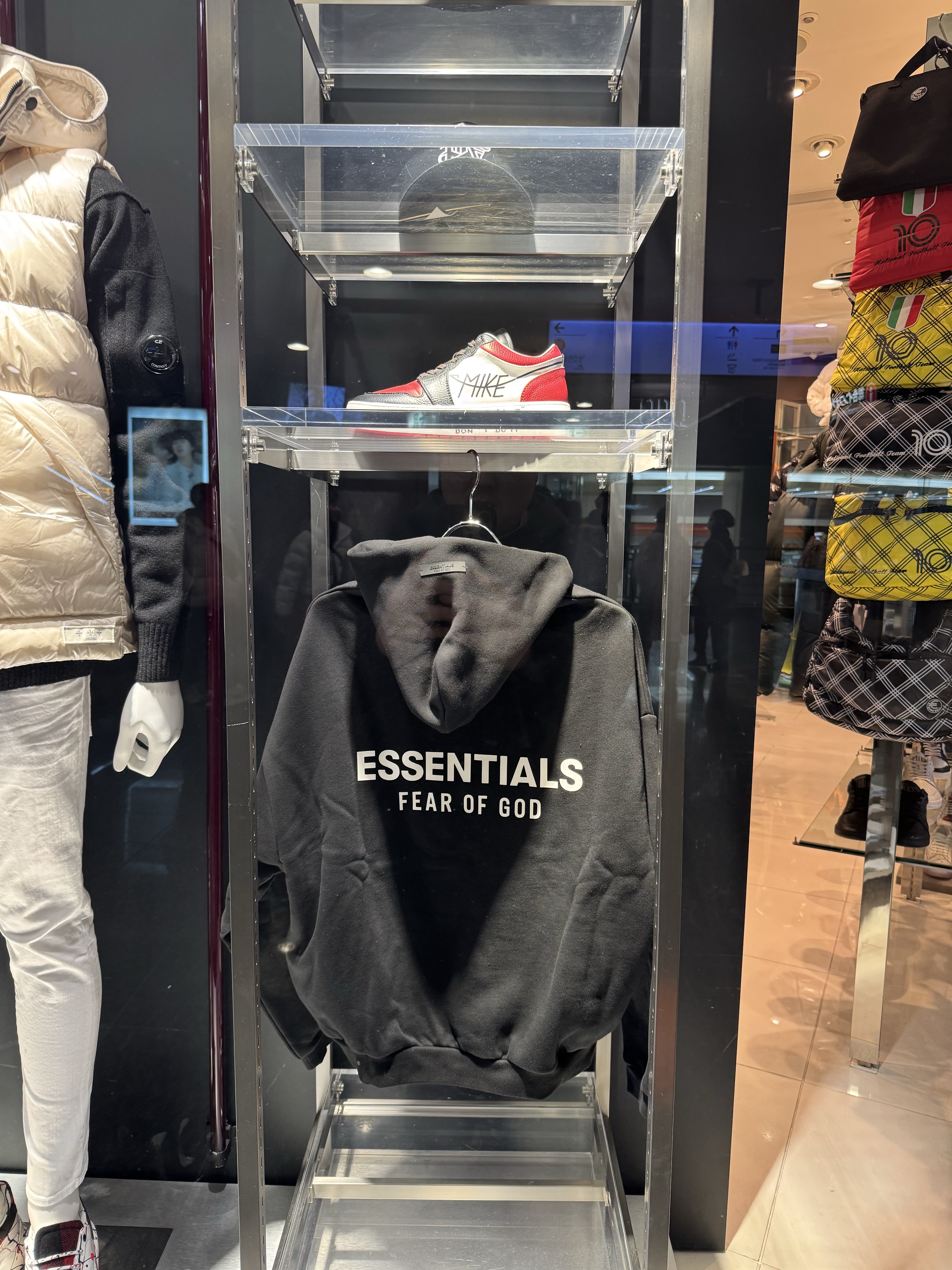 Essentials Fleece Hoodie Black - 24FW 착용 스타일 - 1