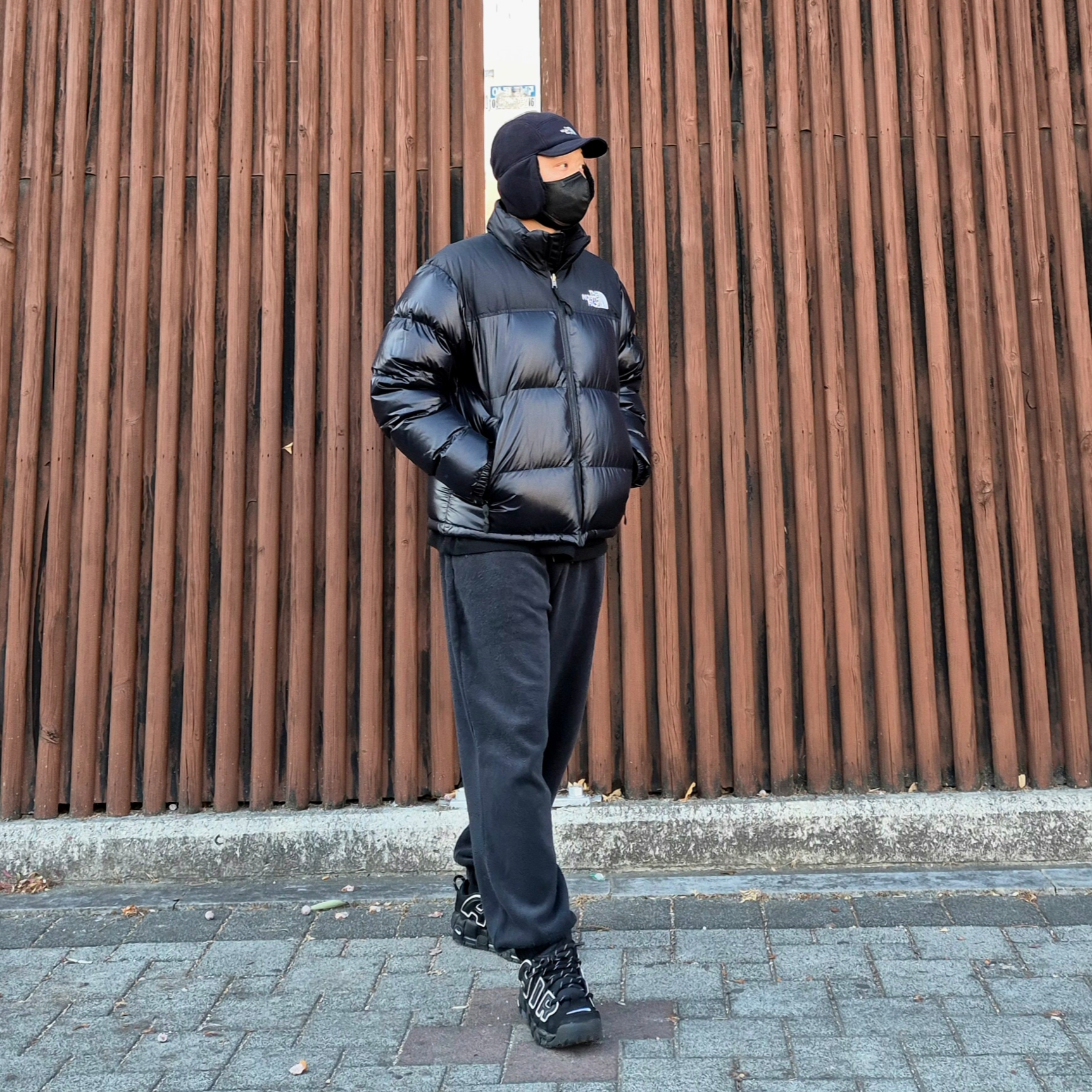Nike x Ambush Air More Uptempo Low Black and White, The North Face On Ball Jacket Black 착용 스타일 - 1
