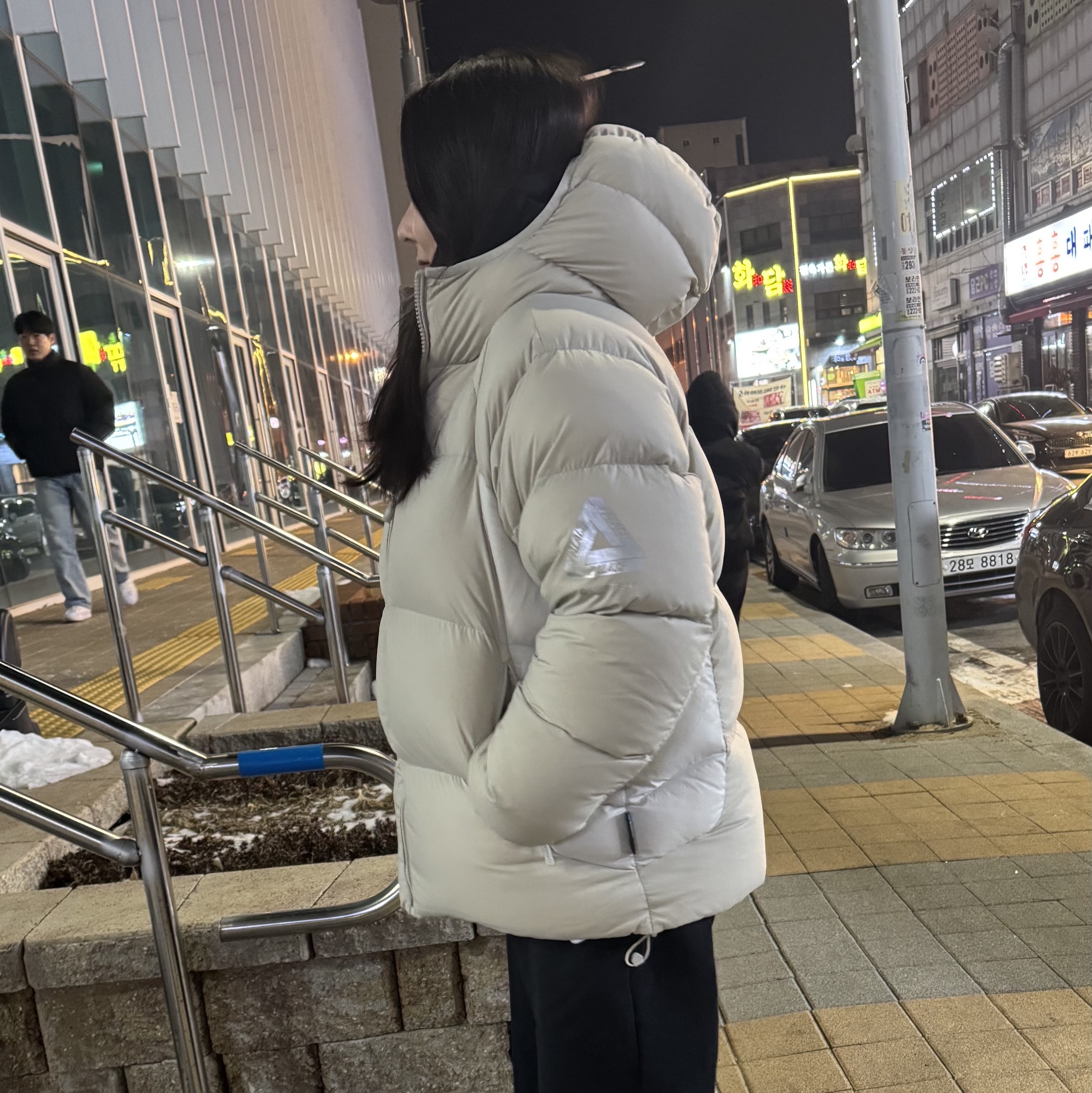 Palace Pertex Matte Balaclava Puffa Stone Arctica - 23FW 착용 스타일