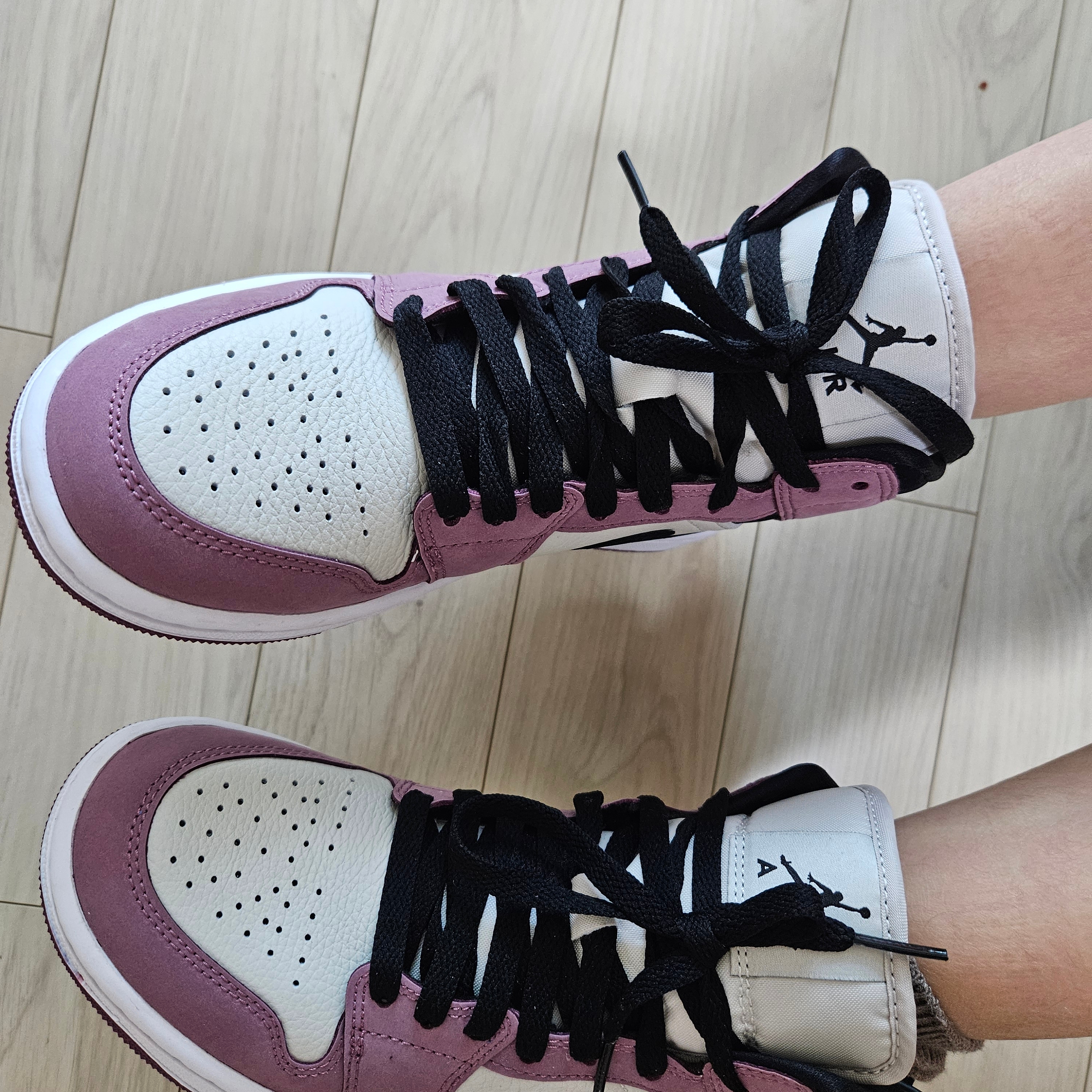 (W) Jordan 1 Mid SE Light Mulberry 착용 스타일