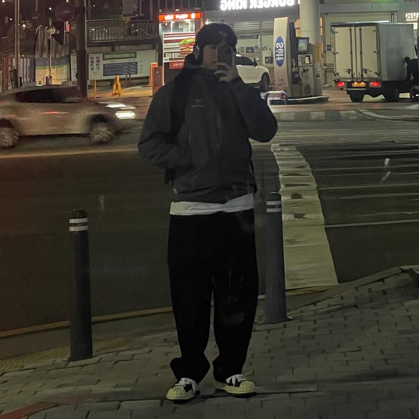 Arc'teryx Beta Jacket Cloud, Maison Mihara Yasuhiro Blakey VL OG Sole Canvas Low-top Sneakers Black 착용 스타일