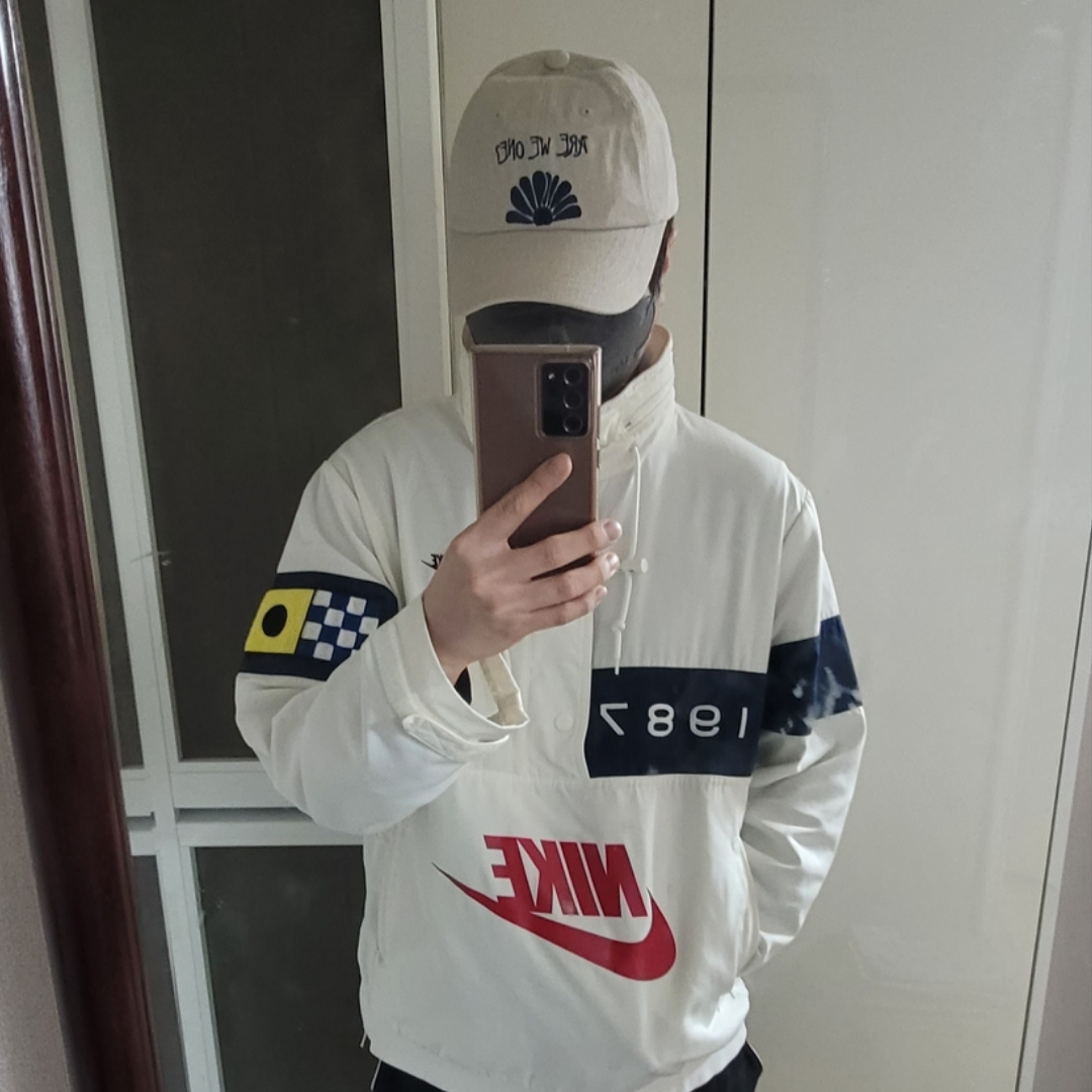 DVAN Daisy Rise Emb Ball Cap Beige 착용 스타일
