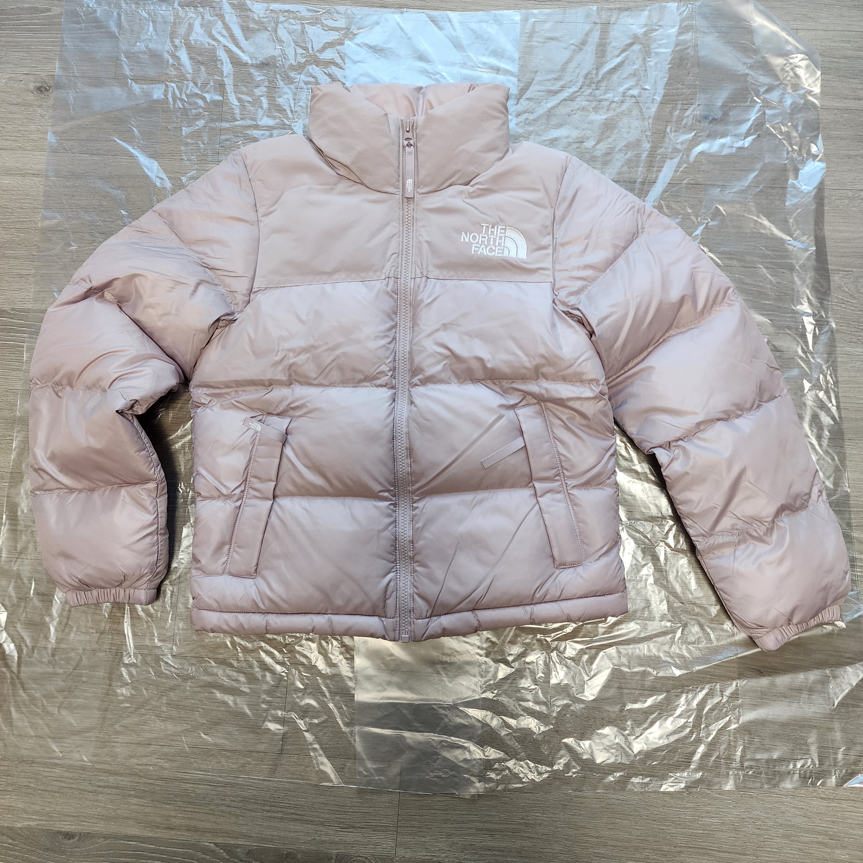 (W) The North Face Nuptse On Ball Jacket Pale Pink - 24FW 착용 스타일