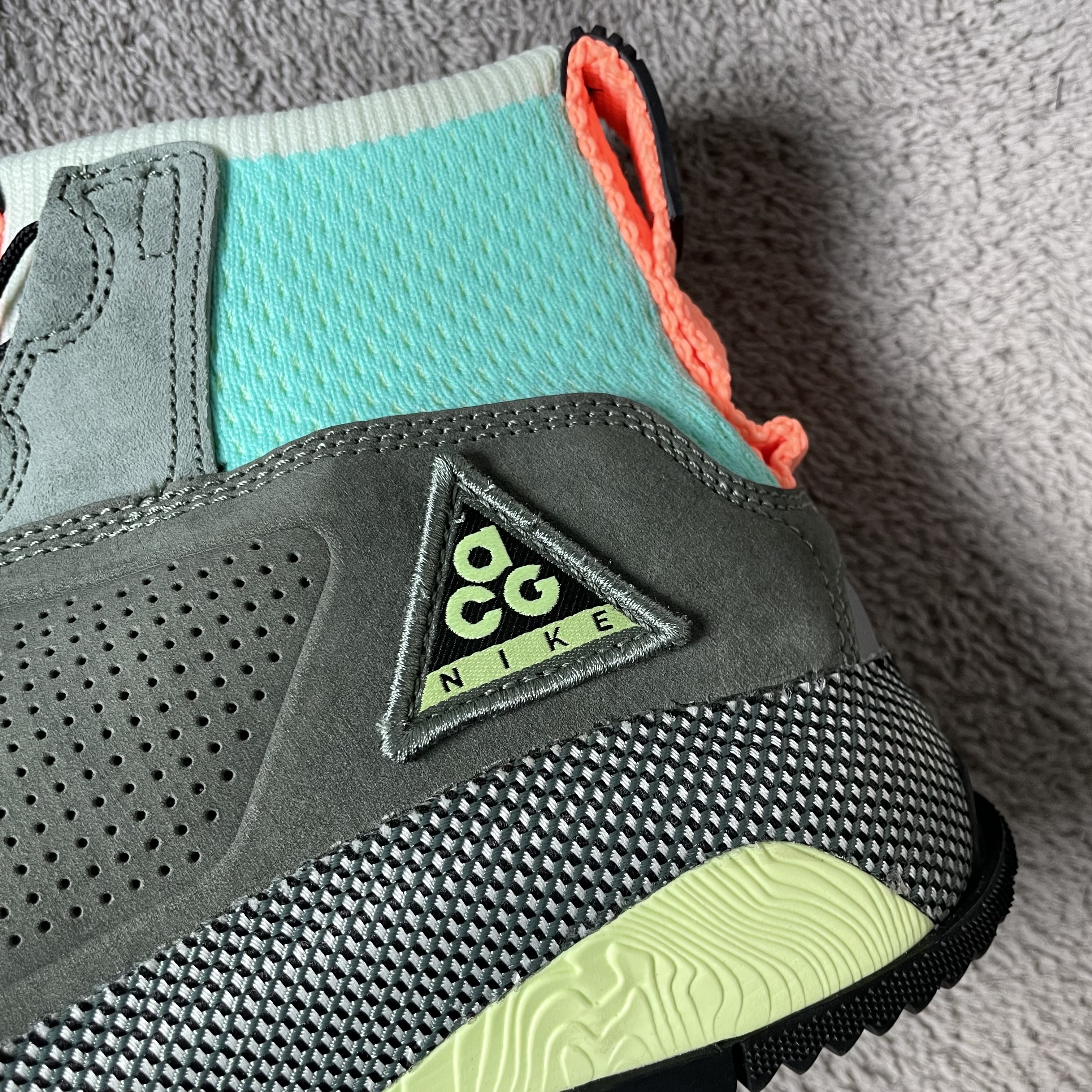 Nike ACG Ruckel Ridge Multi-Color 착용 스타일