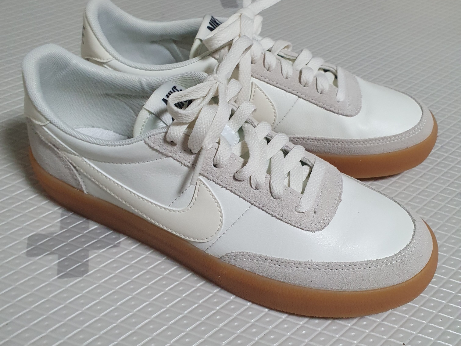 Nike Killshot 2 Leather Sail Gum 착용 스타일