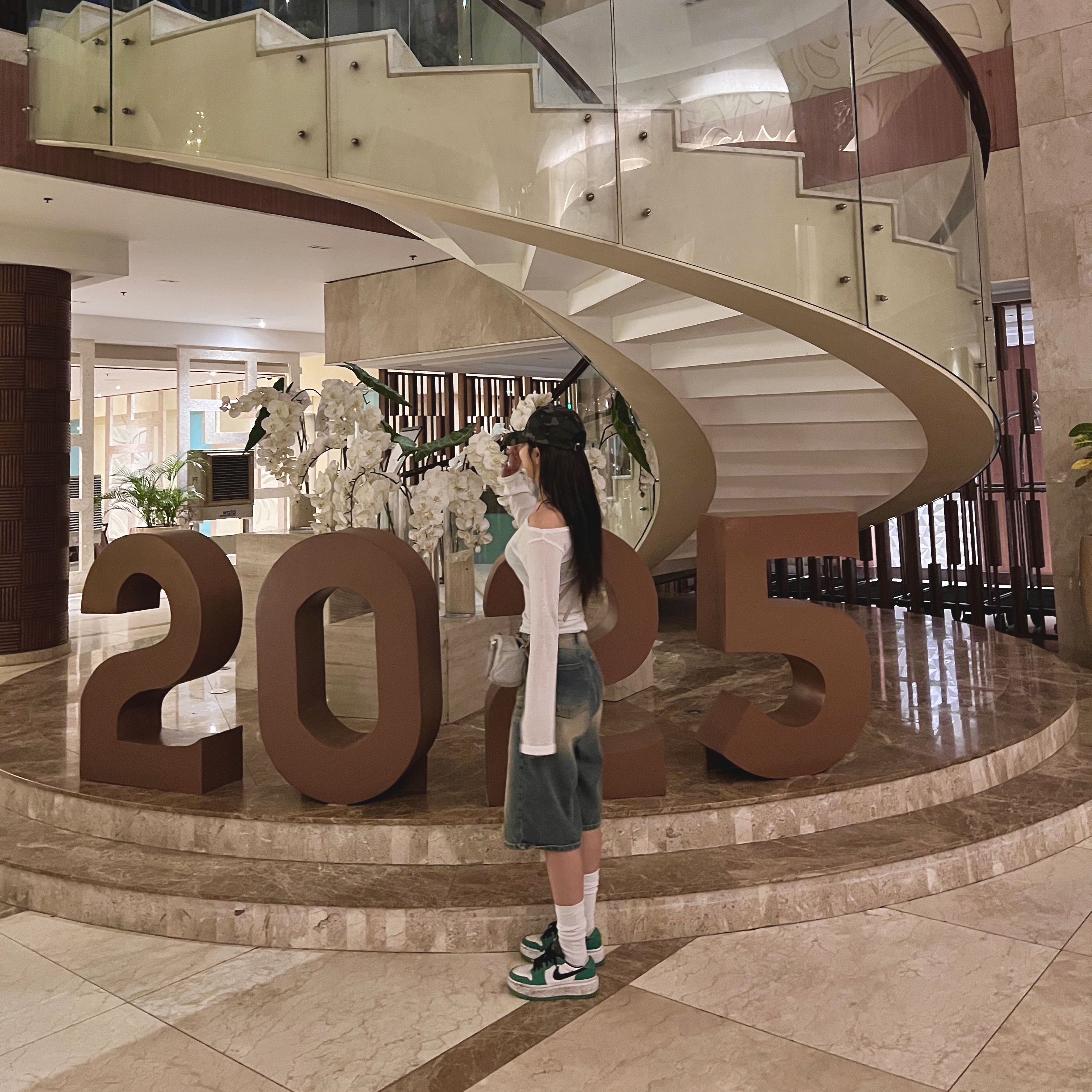 (W) Jordan 1 Elevate Low SE Lucky Green, Mucent Signature Camo Ballcap Khaki-Baby Pink 착용 스타일 - 2