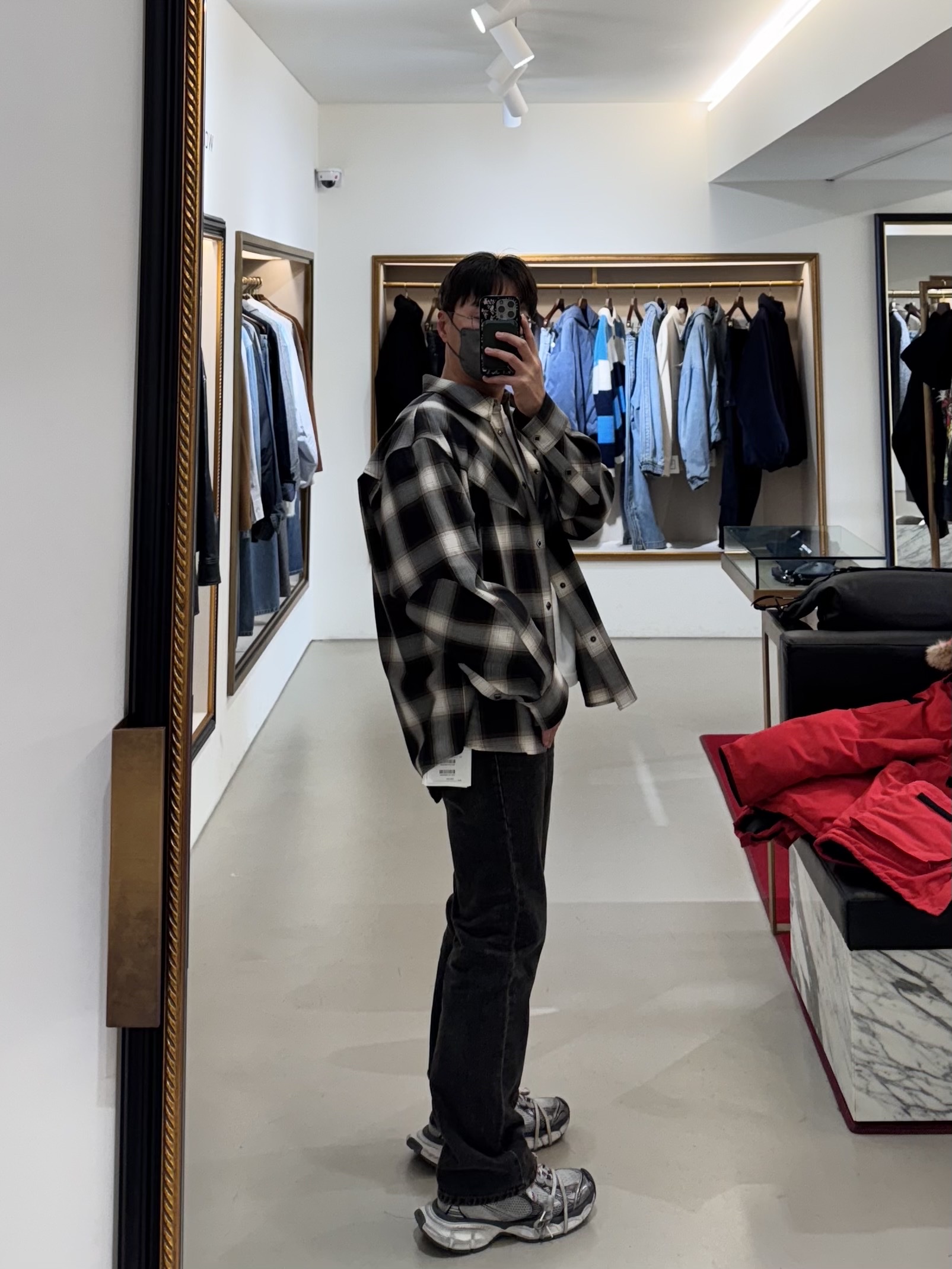Balenciaga 3XL Sneakers Grey White Red, Canada Goose Expedition Parka Fusion Fit Red 착용 스타일 - 2