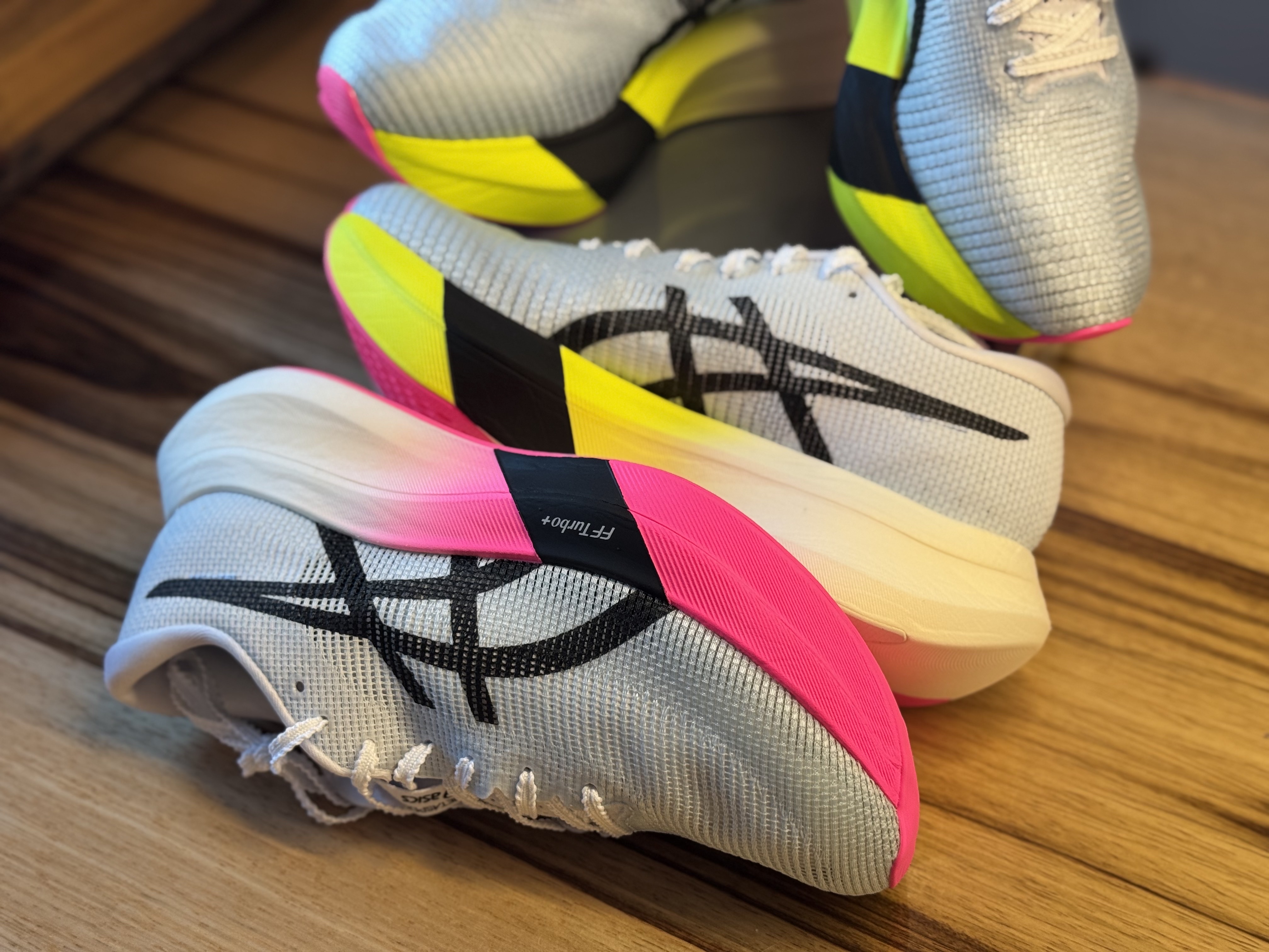 Asics Metaspeed Sky Paris Light Blue Black 착용 스타일 - 3