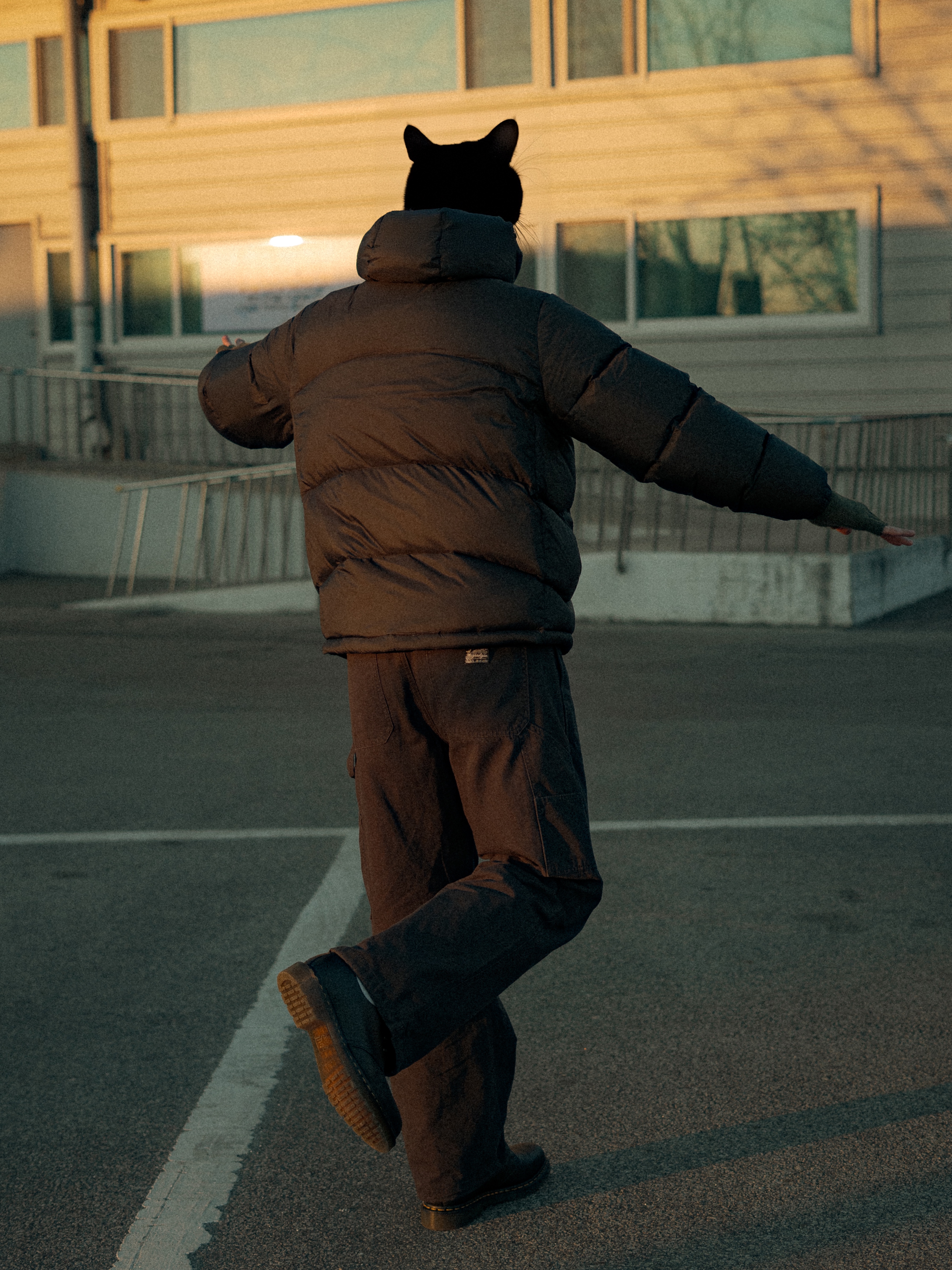 Teket Dot-Com Down Jacket Black, Dr. Martens 1461 Smooth Black 착용 스타일 - 2