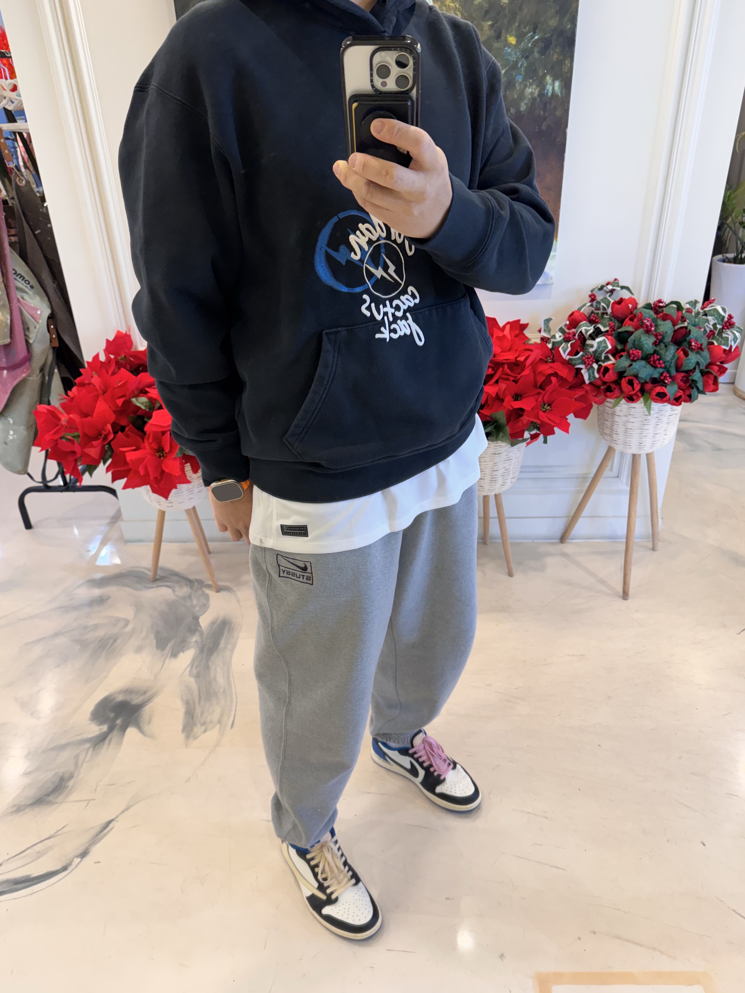 Jordan 1 x Travis Scott x Fragment Retro Low OG SP Military Blue, Jordan x Travis Scott x Fragment Hoodie Black (DJ0615-010) 착용 스타일 - 1