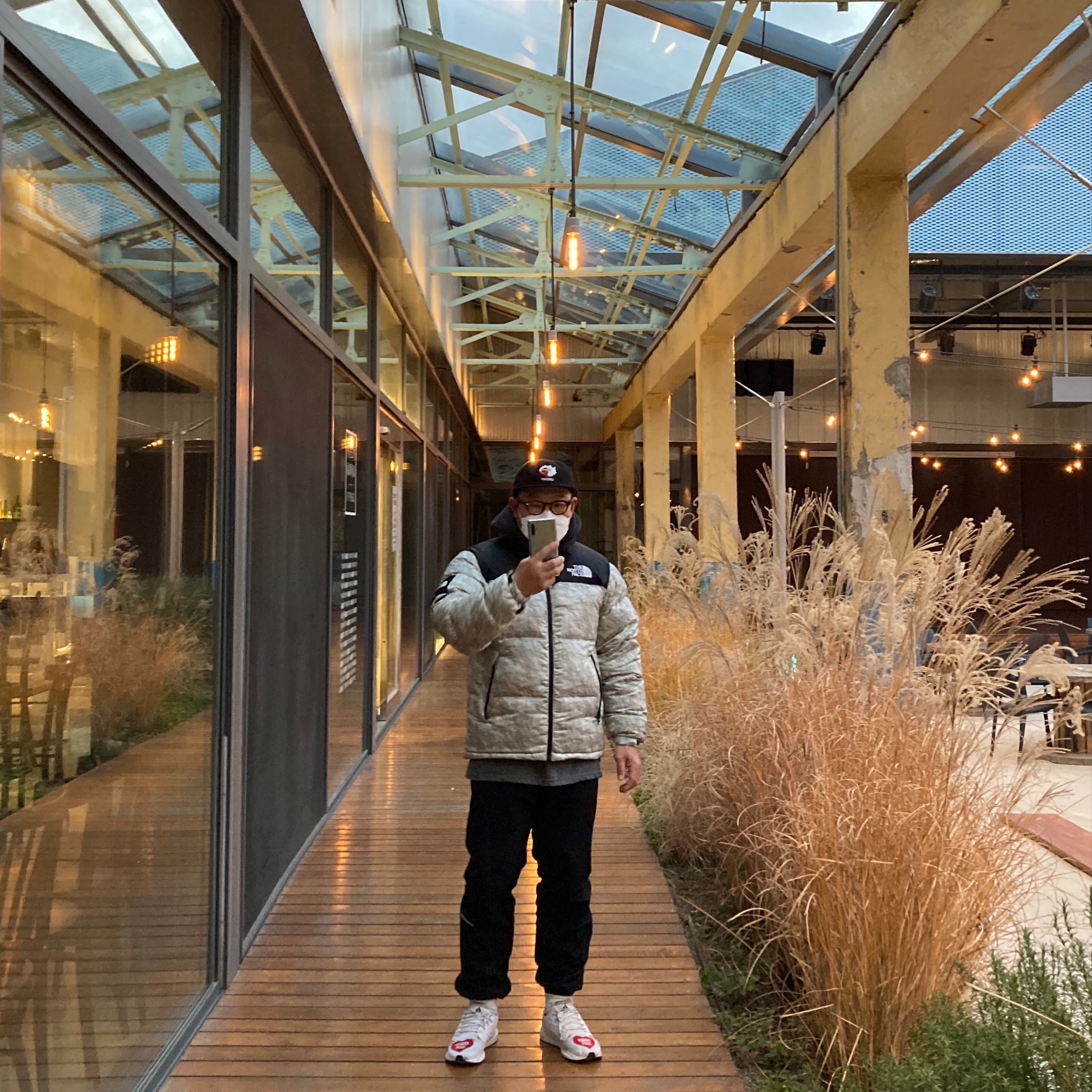 Adidas x Human Made x Pharrell Williams Solar Hu White Red, Supreme x The North Face Paper Print Nuptse Jacket - 19FW 착용 스타일