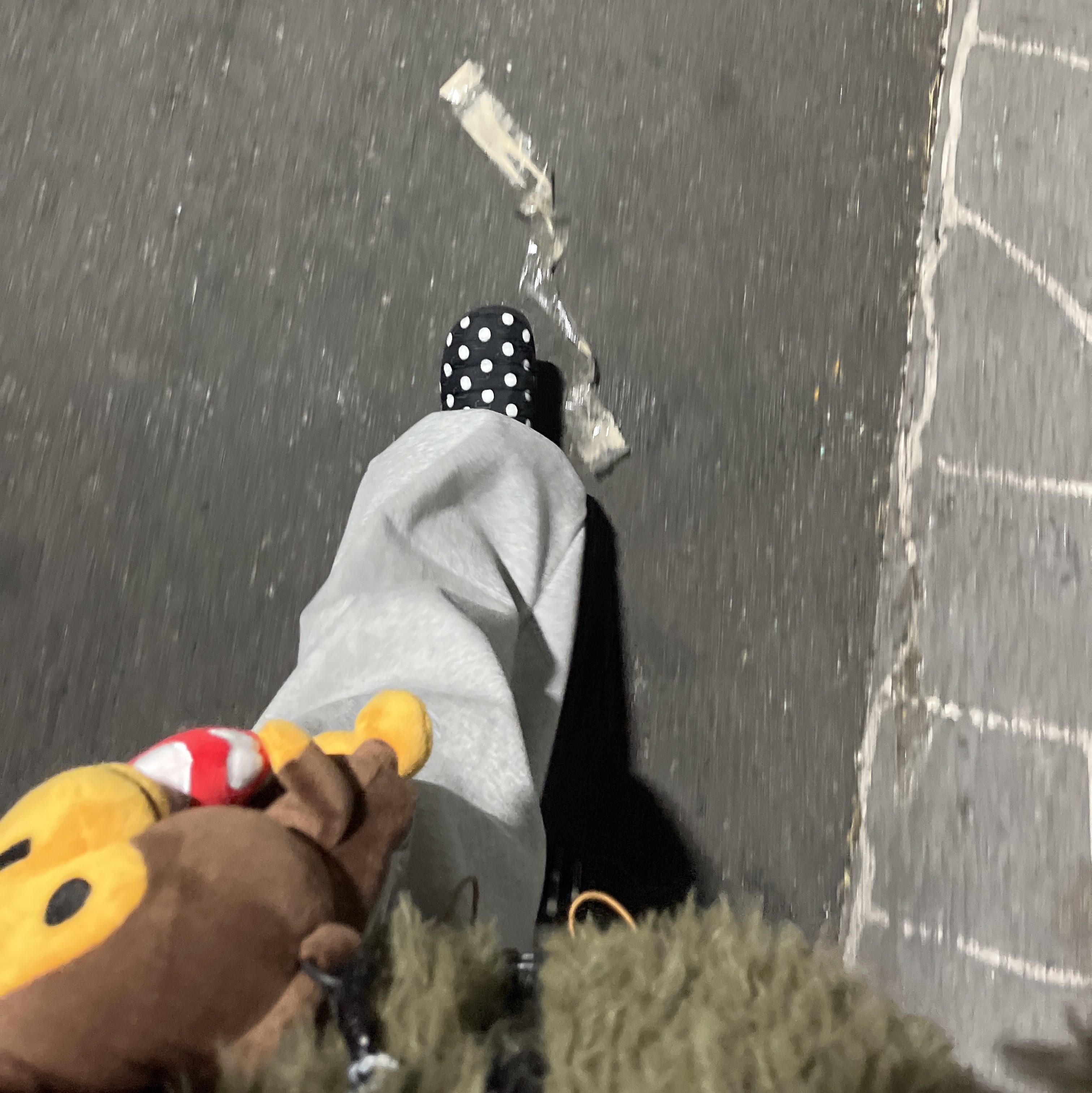 BAPE Baby Milo Plush Mobile Bag Brown, Subu Permanent F-Line Dots 착용 스타일