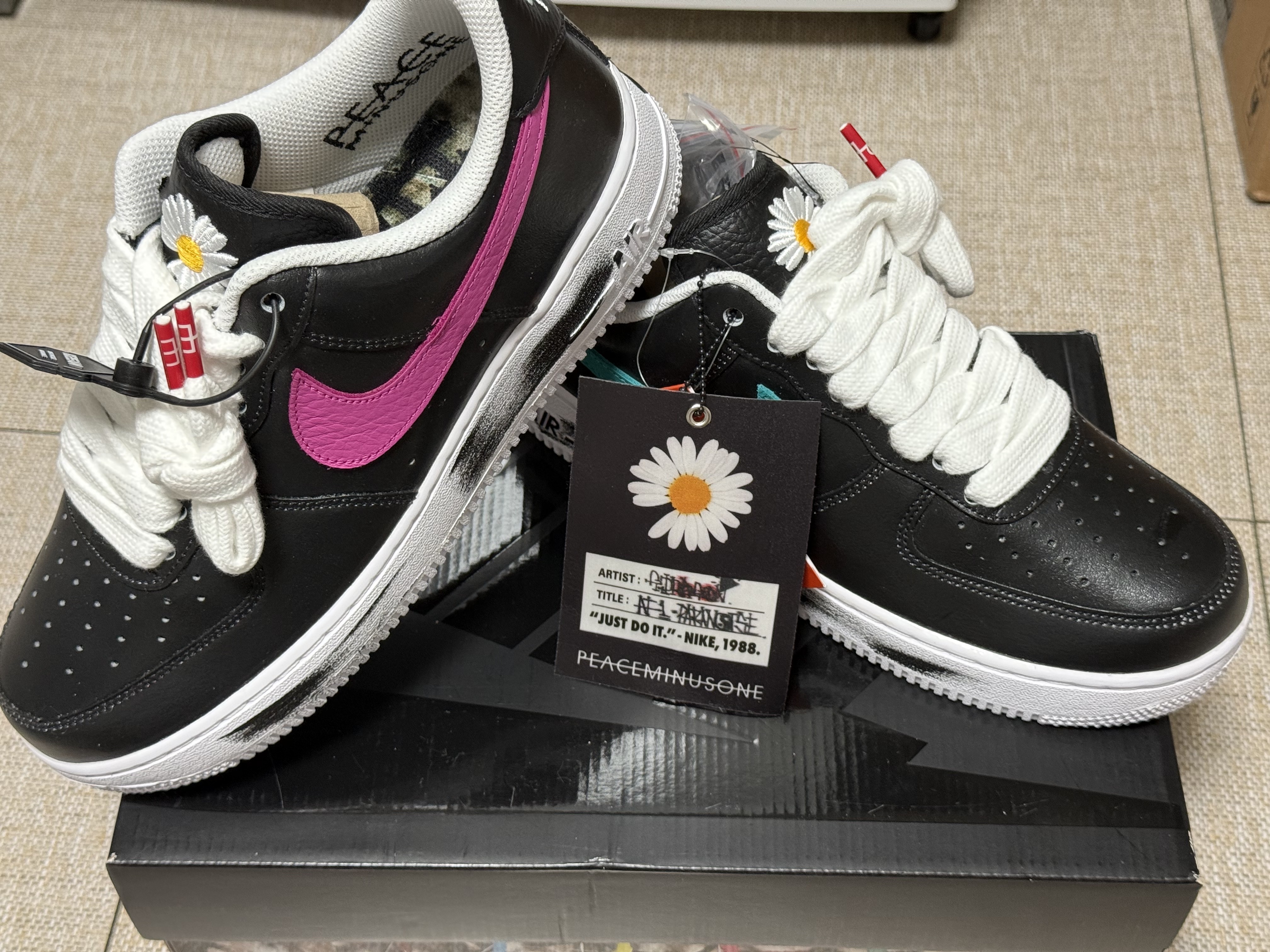 Nike x Peaceminusone Air Force 1 Low Para-Noise 3.0 Black and Multicolor 착용 스타일