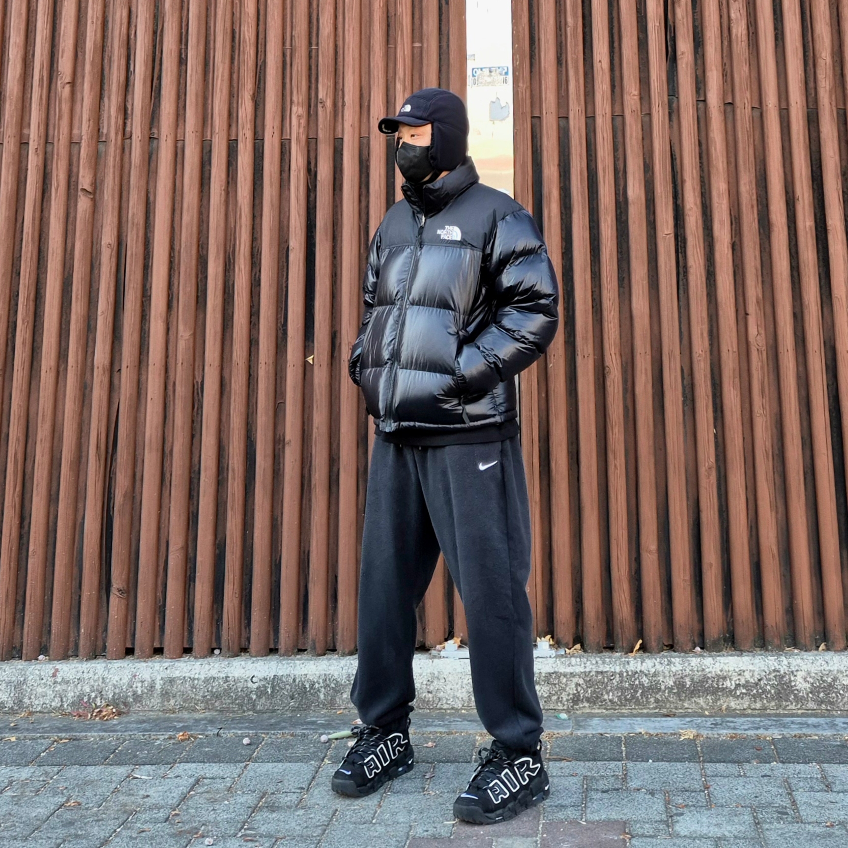 Nike x Ambush Air More Uptempo Low Black and White, The North Face On Ball Jacket Black 착용 스타일 - 2