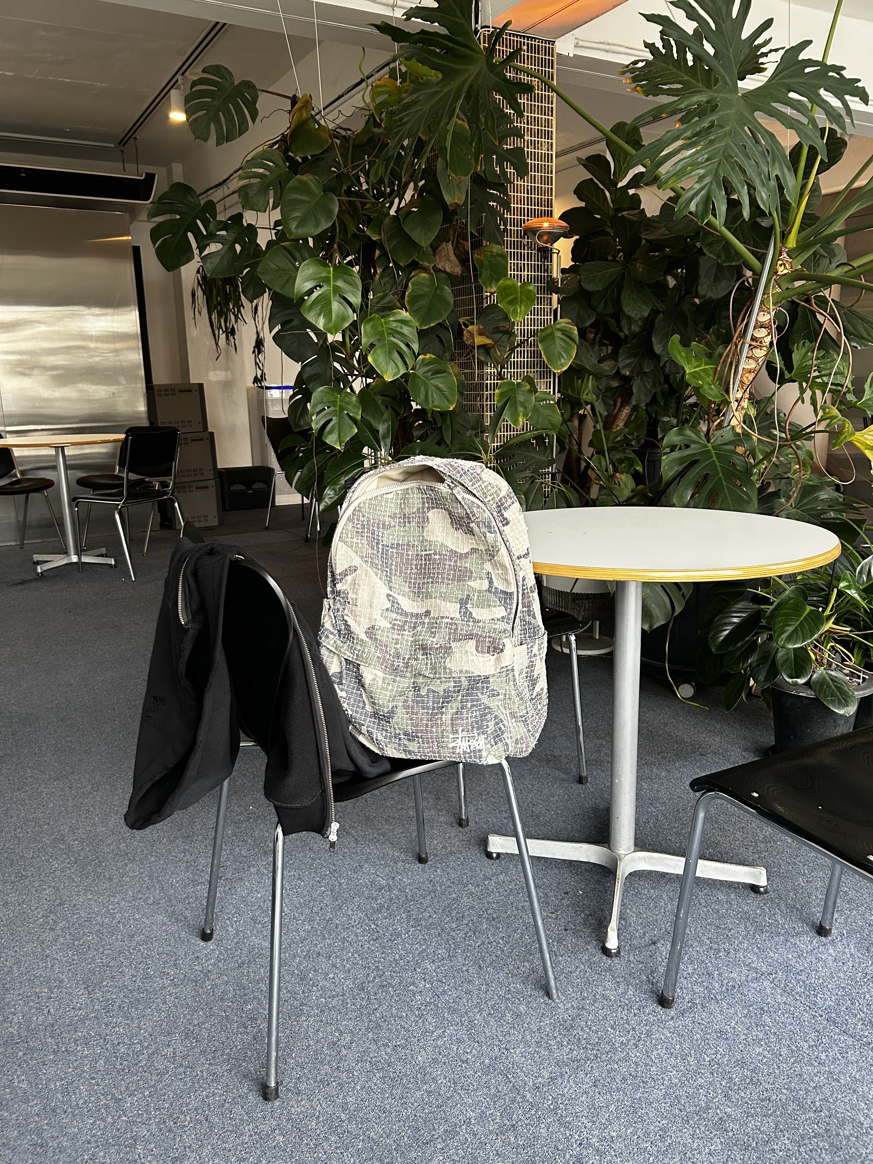 Stussy Needle Punch Backpack Camo 착용 스타일 - 1