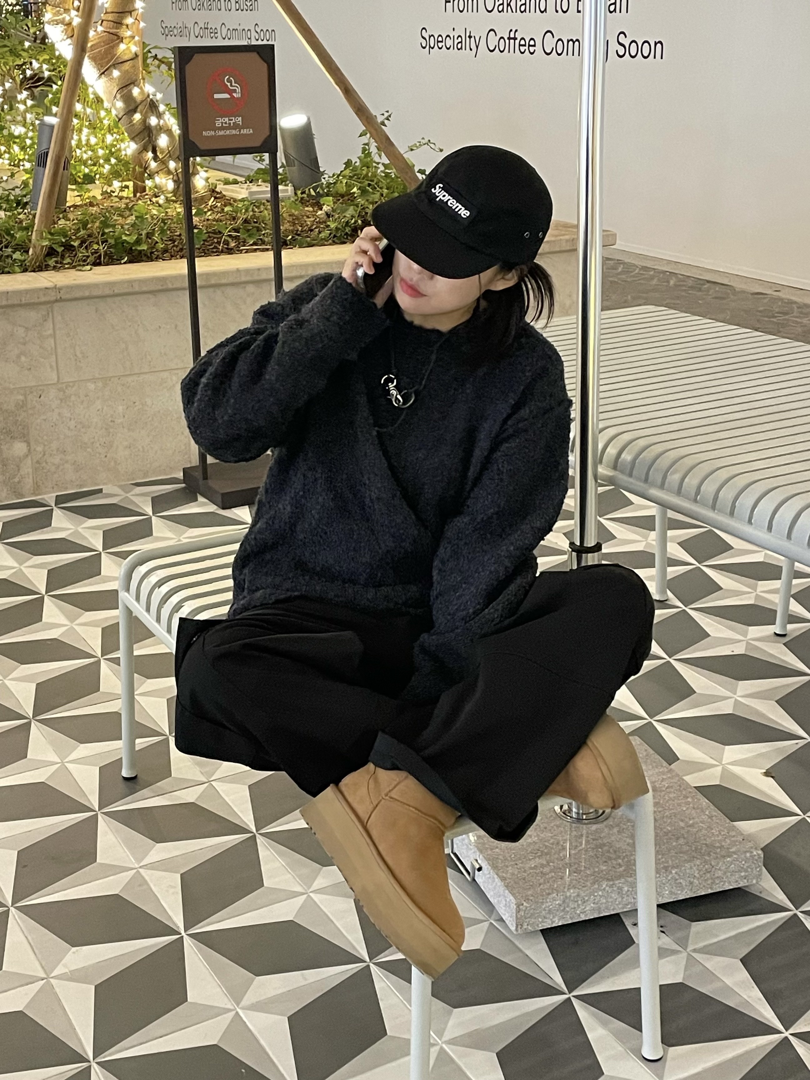 Supreme Waxed Cotton Camp Cap Black - 23FW, (W) UGG Classic Ultra Mini Platform Boots Chestnut 착용 스타일 - 3
