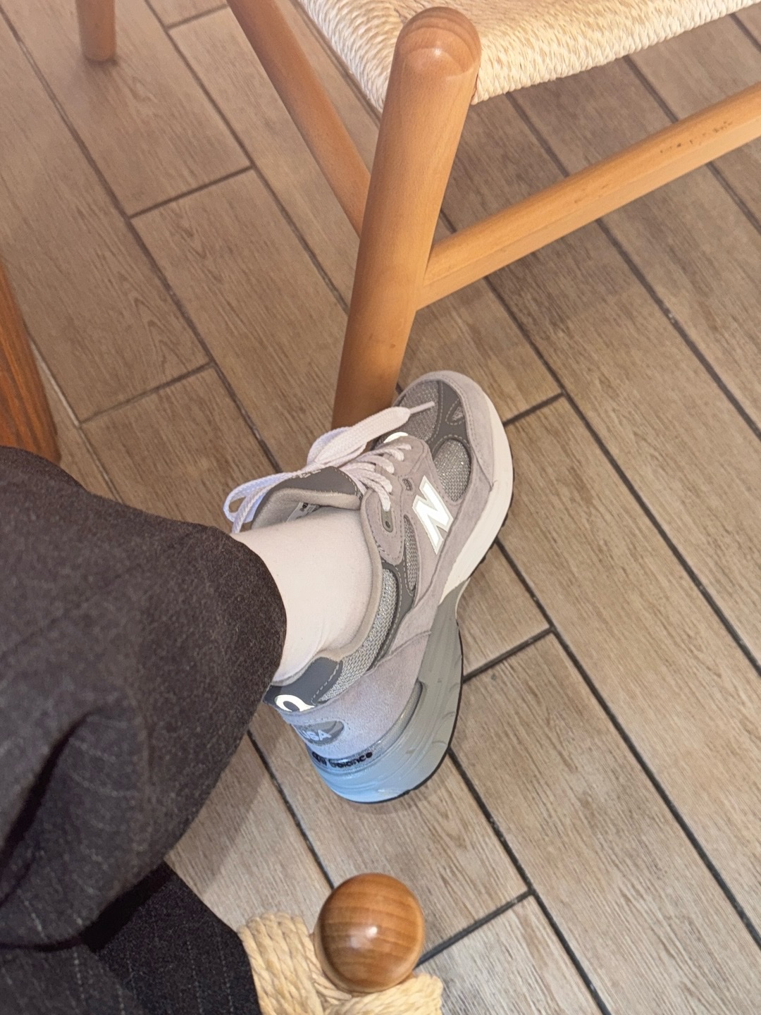 (W) New Balance 993 Made in USA Grey - B Standard 착용 스타일