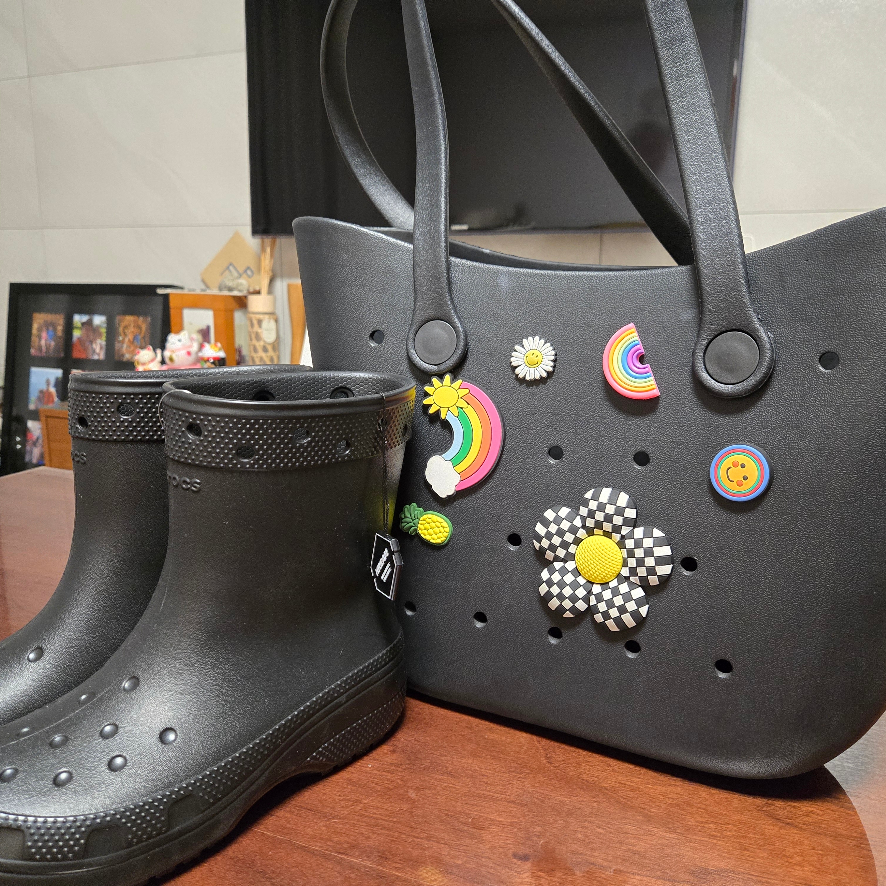 Crocs Classic Rain Boots Black 착용 스타일