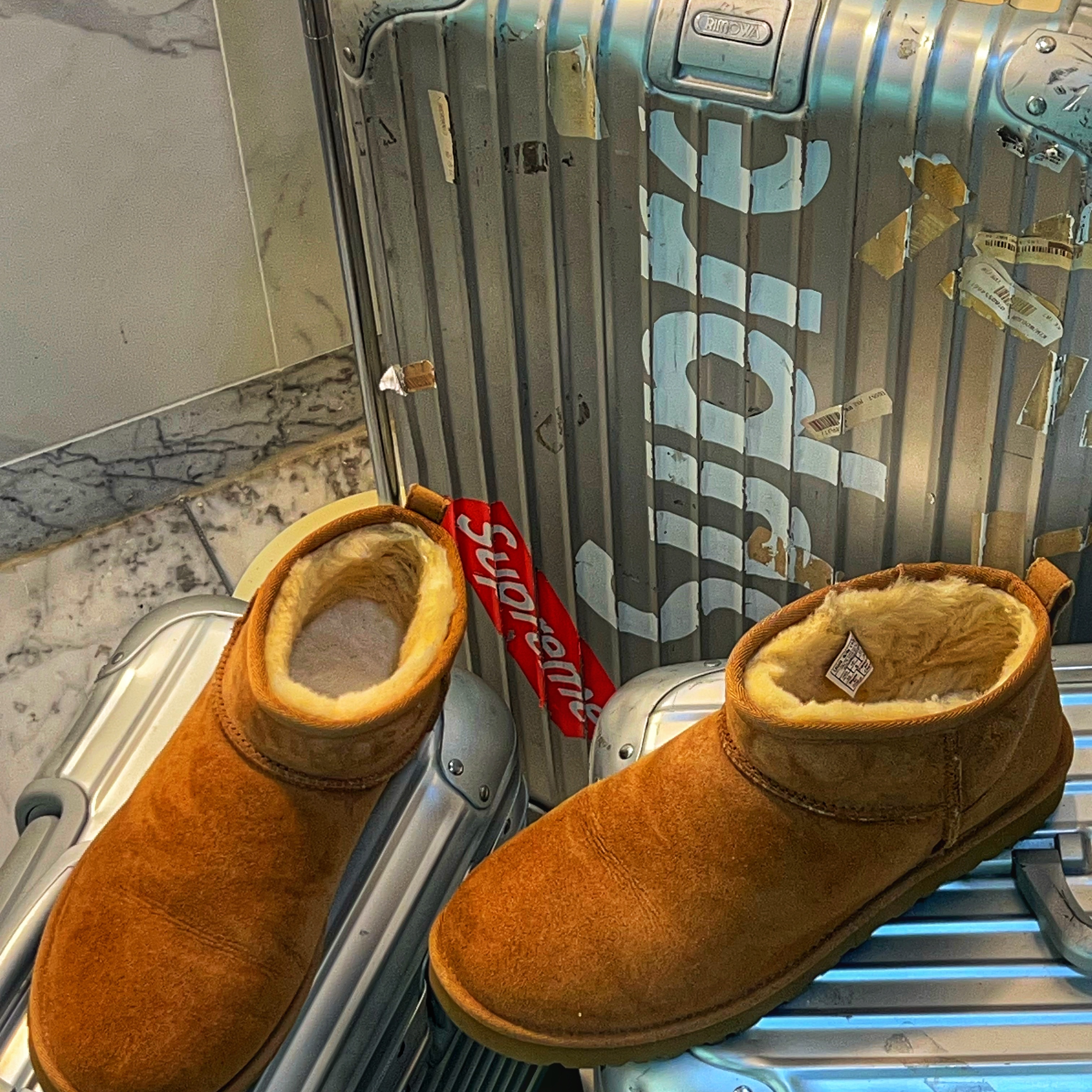 UGG Classic Ultra Mini Chestnut 착용 스타일 - 1
