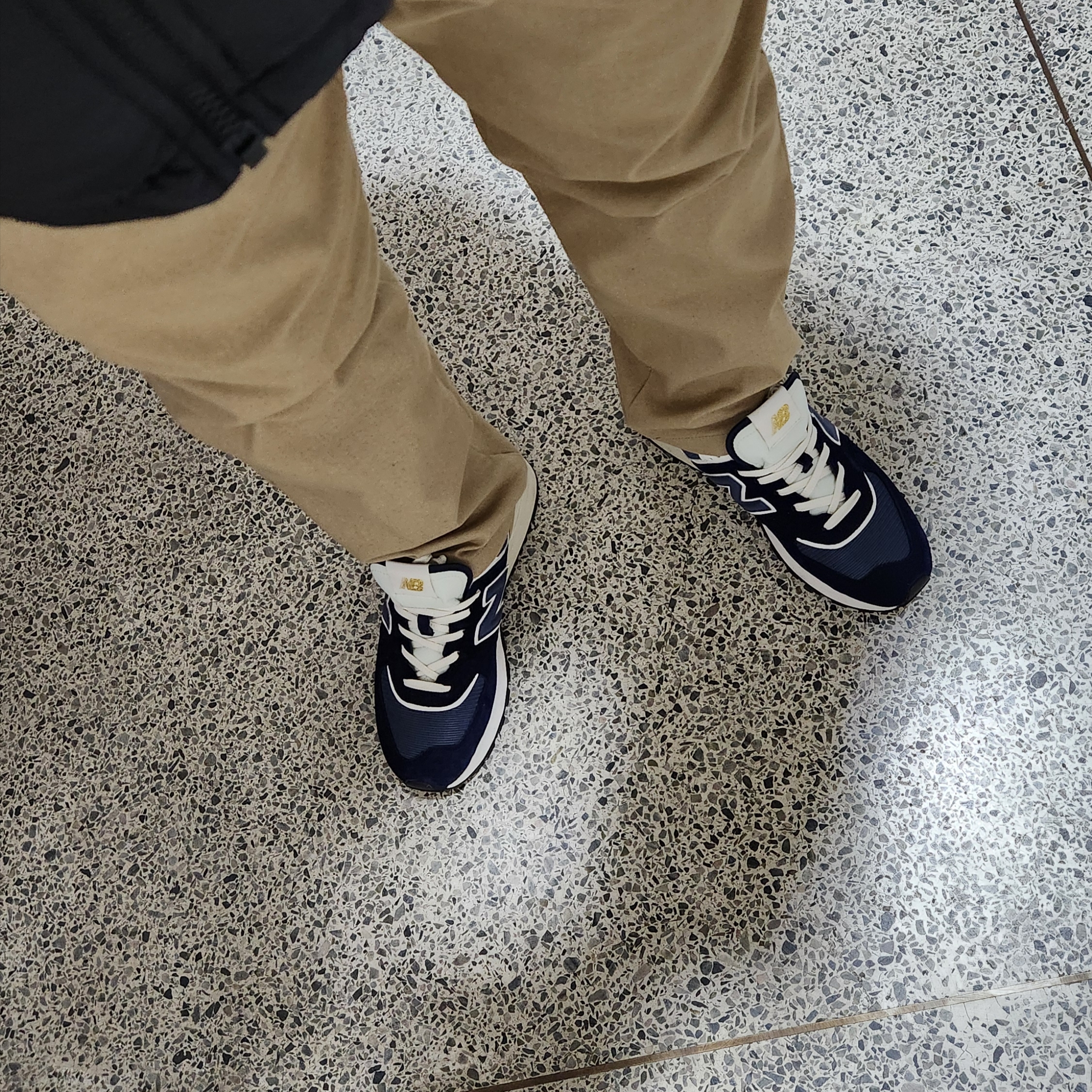 New Balance 574 Legacy Navy 착용 스타일