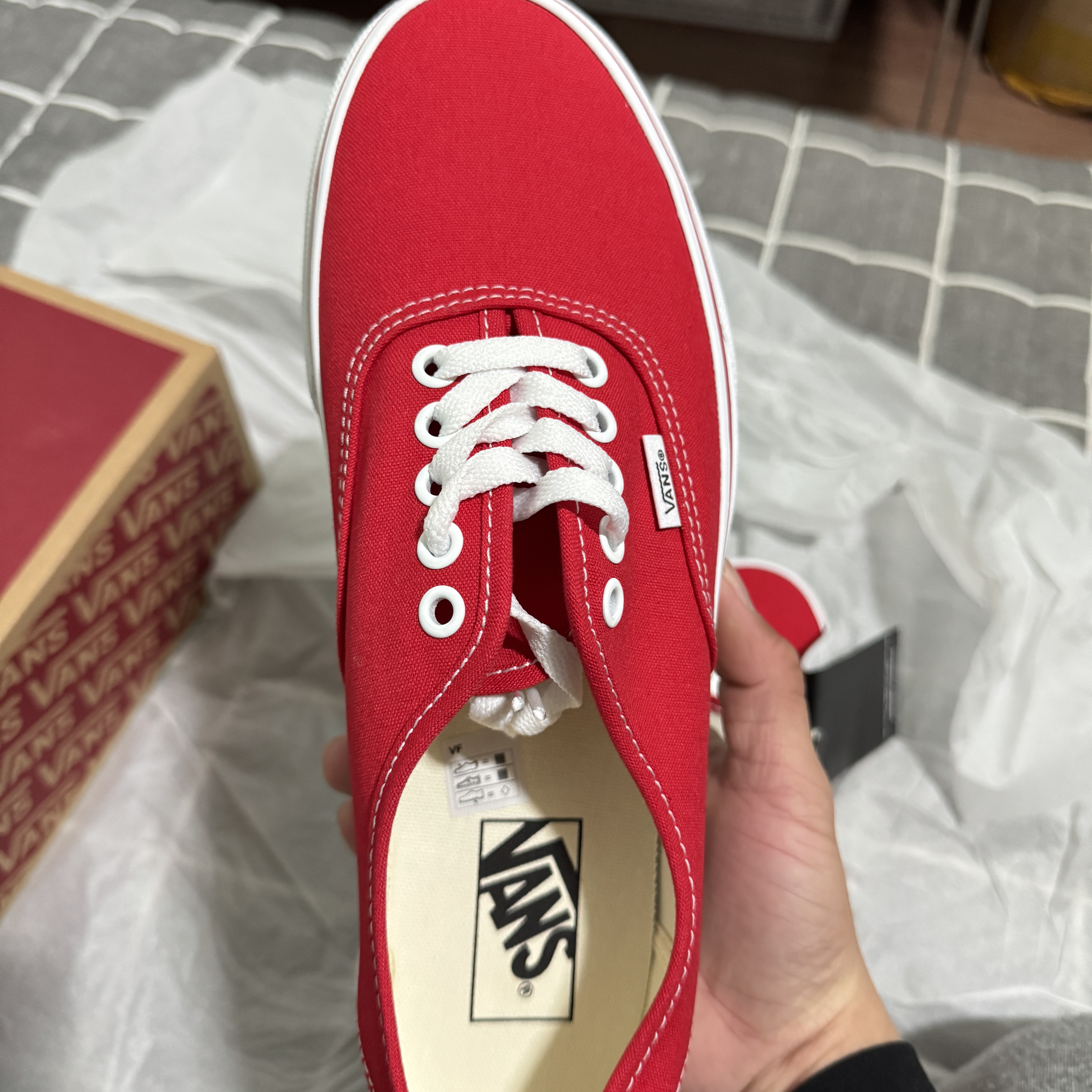 Vans Authentic Red 착용 스타일 - 6