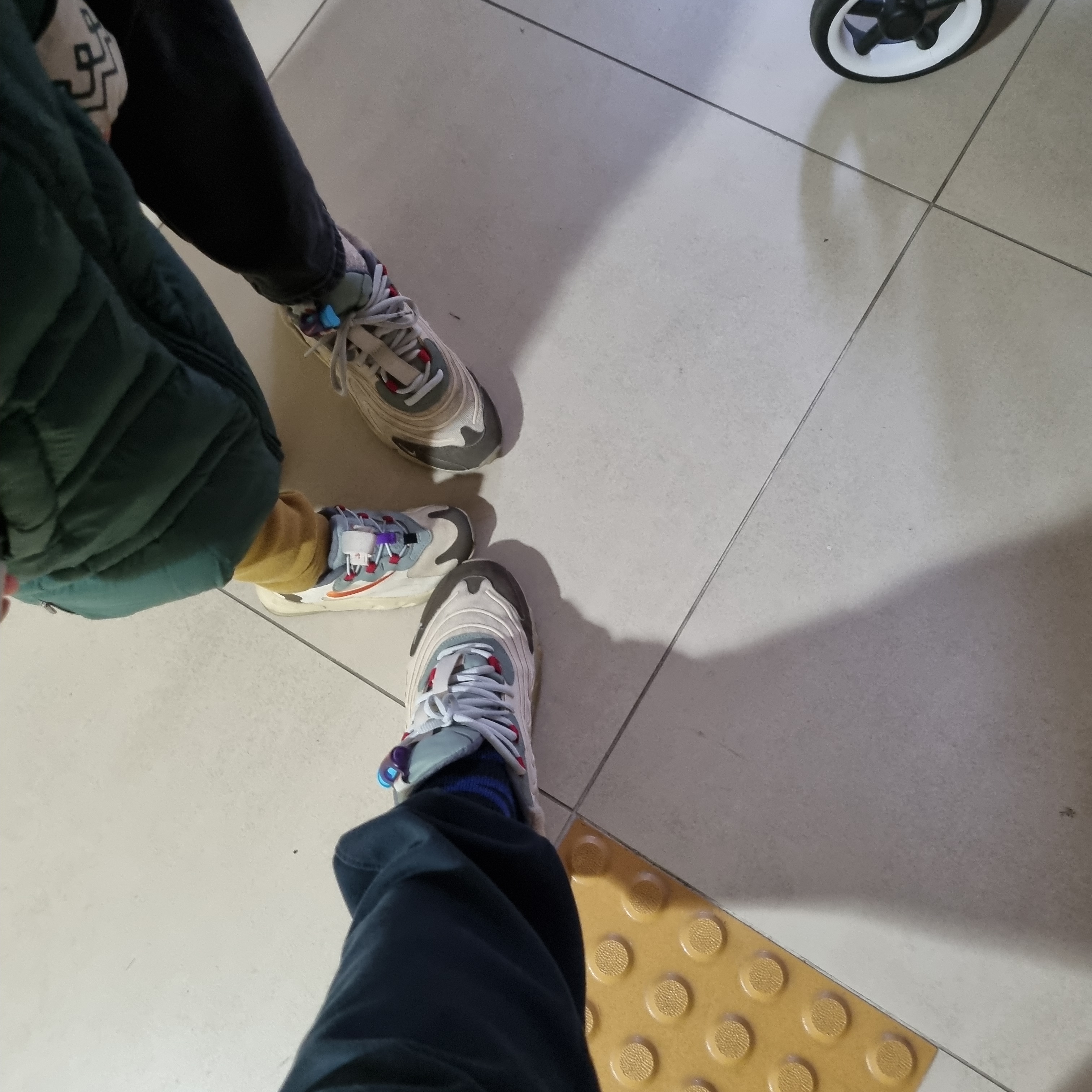 Nike x Travis Scott Air Max 270 React Cactus Trails, (TD) Nike x Travis Scott Air Max 270 React Cactus Trails 착용 스타일 - 1