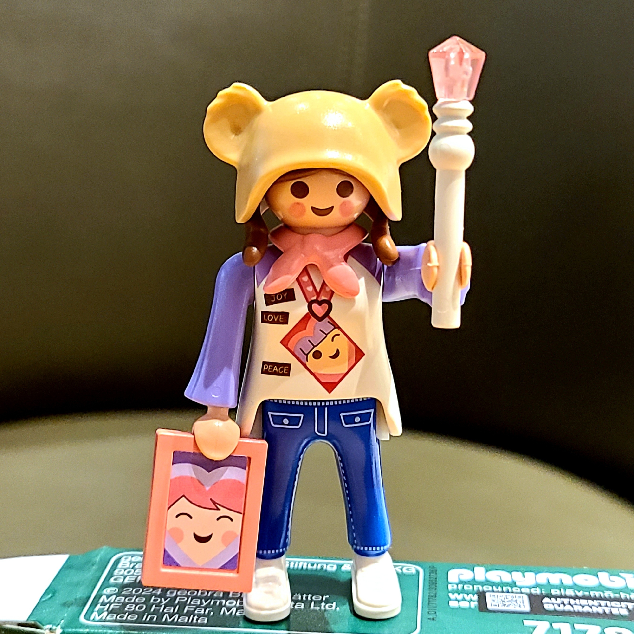Starbucks x Playmobil Buddy Nina 착용 스타일 - 4