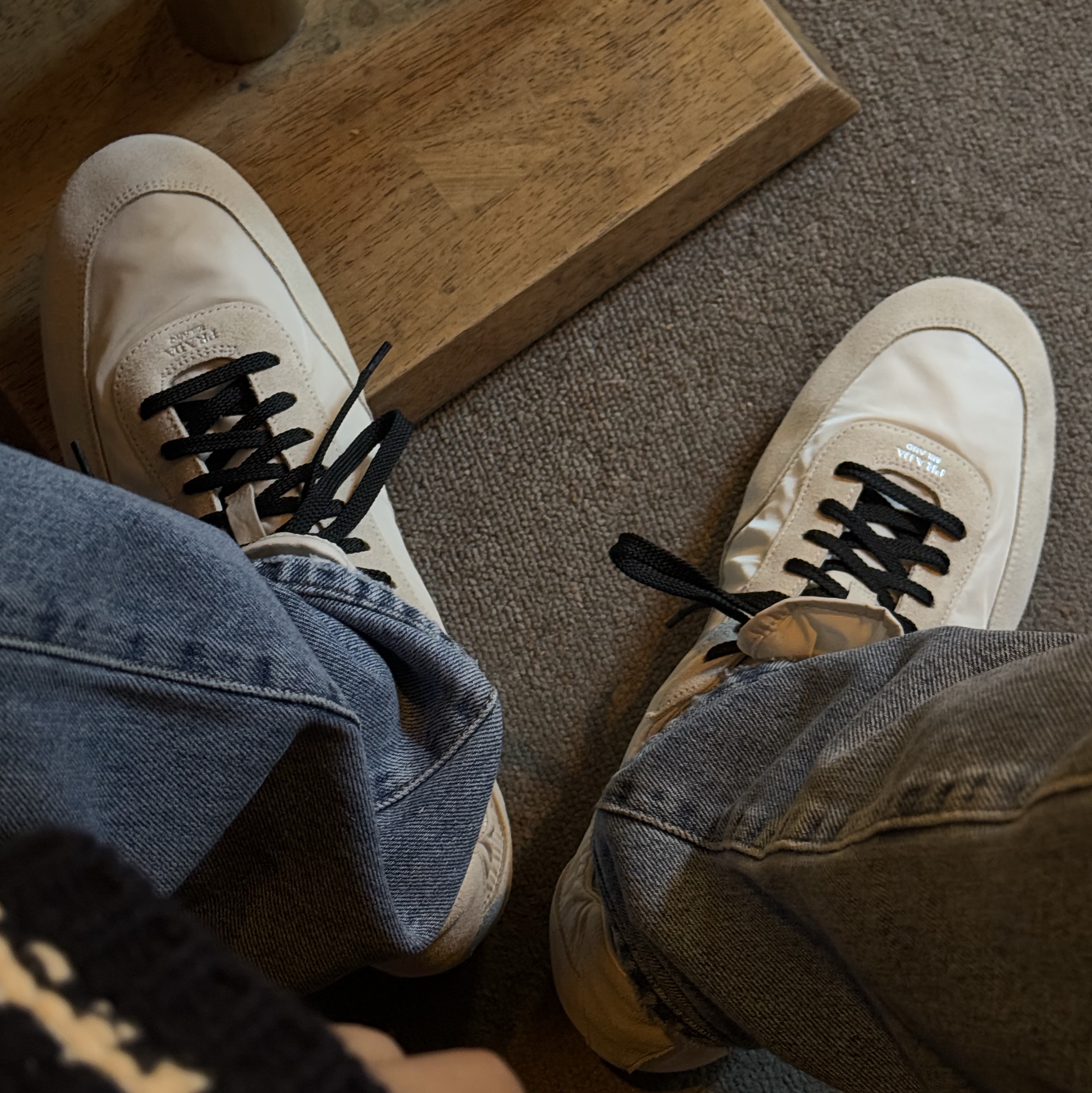 Prada Collapse Re-Nylon and Suede Elasticized Sneakers Ivory 착용 스타일 - 1