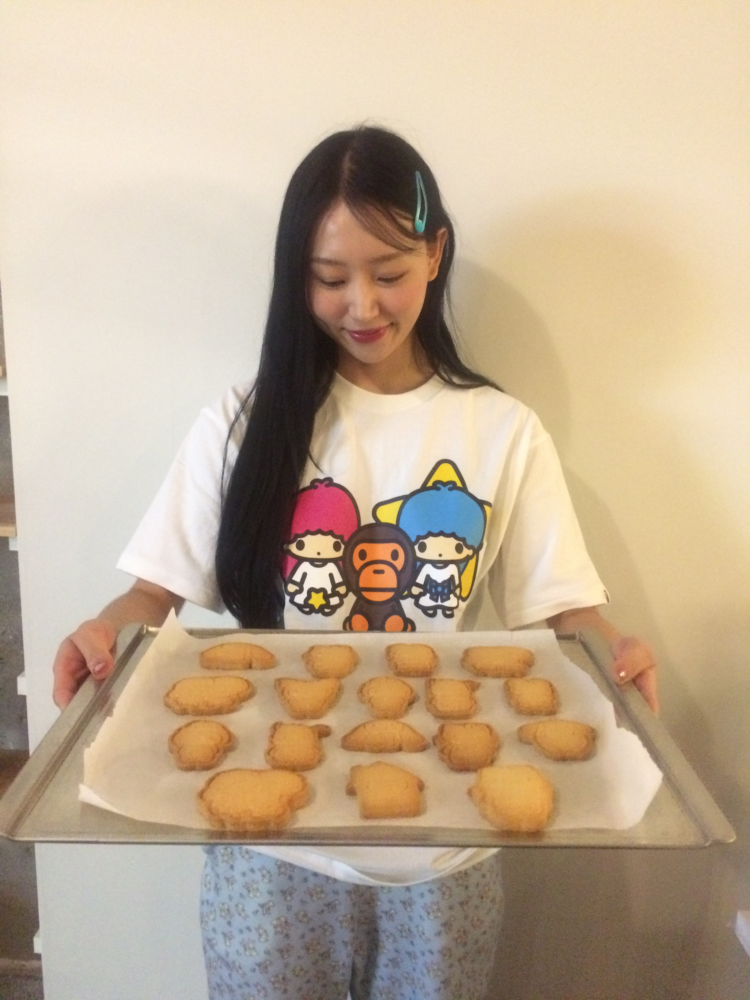 BAPE Baby Milo x Little Twin Stars T-Shirt White 착용 스타일 - 3