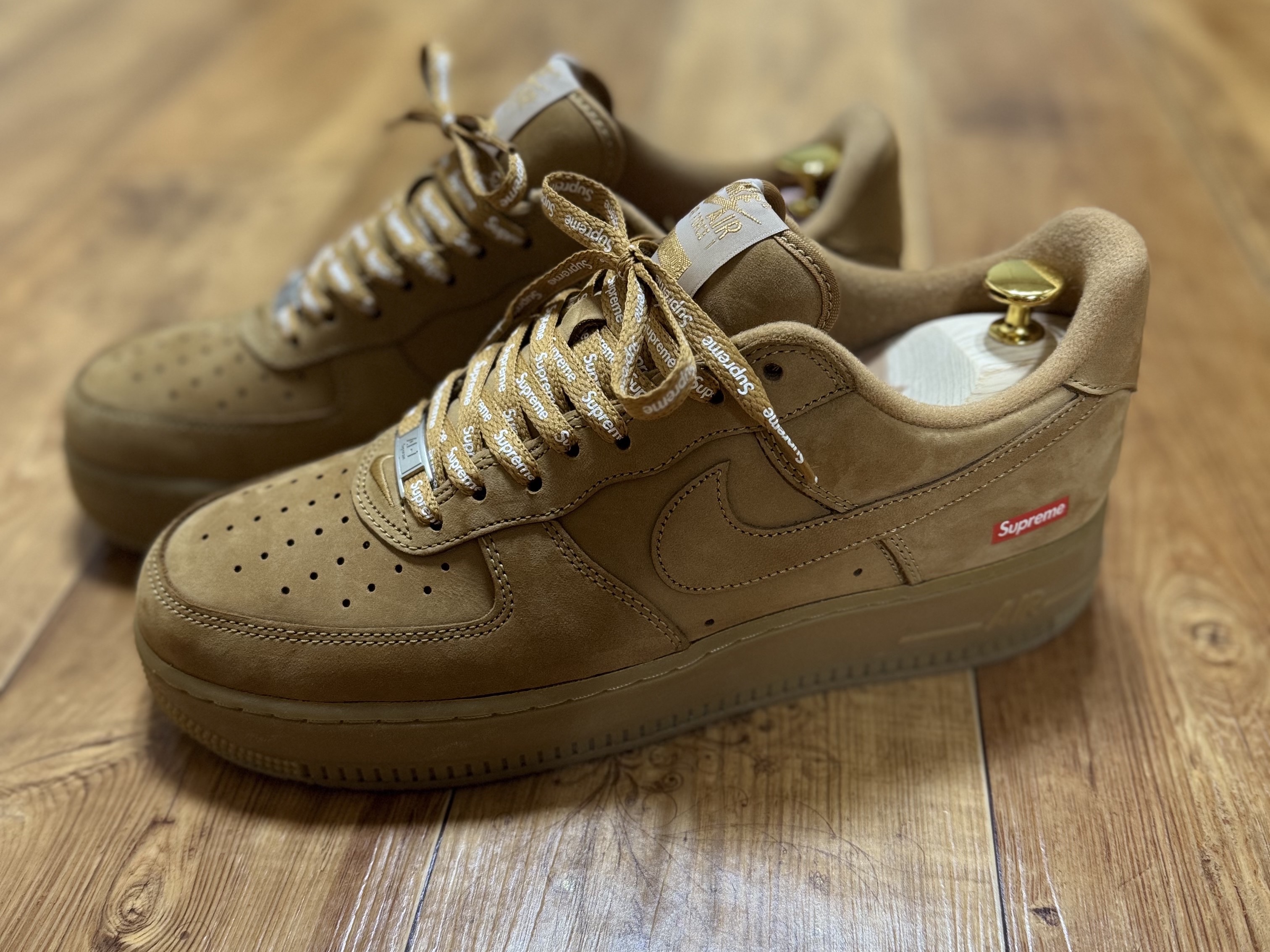 Nike x Supreme Air Force 1 Low Flax 착용 스타일