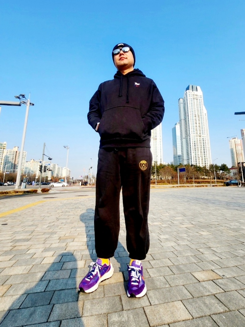 Nike x Stussy NRG Cuffed Beanie Black, Nike x Patta x FC Barcelona Solo Swoosh Hoodie Culers del Món (FD4147-010) 착용 스타일