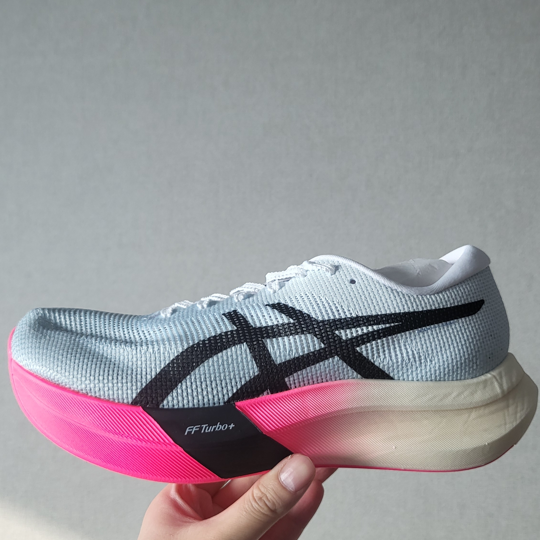Asics Metaspeed Sky Paris Light Blue Black 착용 스타일 - 1
