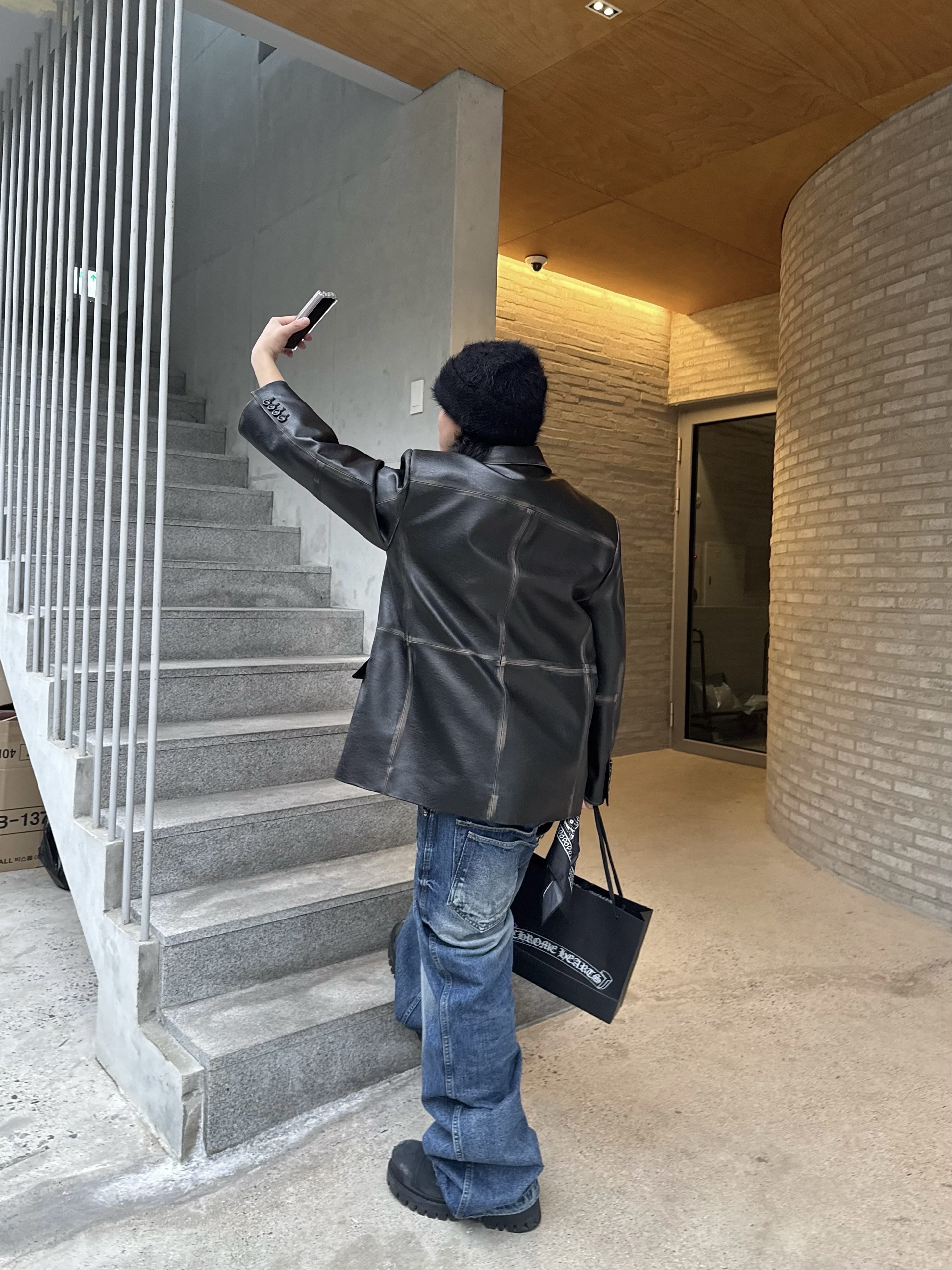 Nonnod Double Pocket Japanese Denim Mid Blue, Balenciaga Combat Strike 20mm Boots Black 착용 스타일 - 1