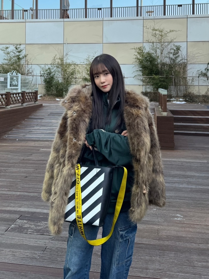 Adidas Originals Beckenbauer Track Jacket Shadow Green - KR Sizing, Off-White Binder Diag Saffiano Tote Bag Black 착용 스타일 - 2